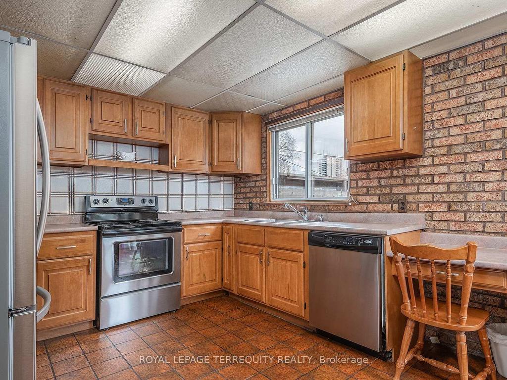 









36


Breadner

Drive,
Toronto,




ON
M9R 3M4

