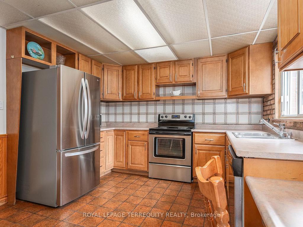 









36


Breadner

Drive,
Toronto,




ON
M9R 3M4

