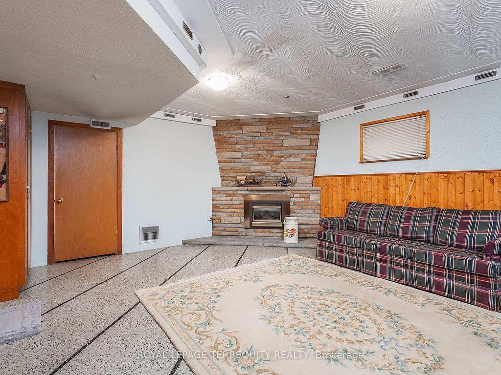 









36


Breadner

Drive,
Toronto,




ON
M9R 3M4

