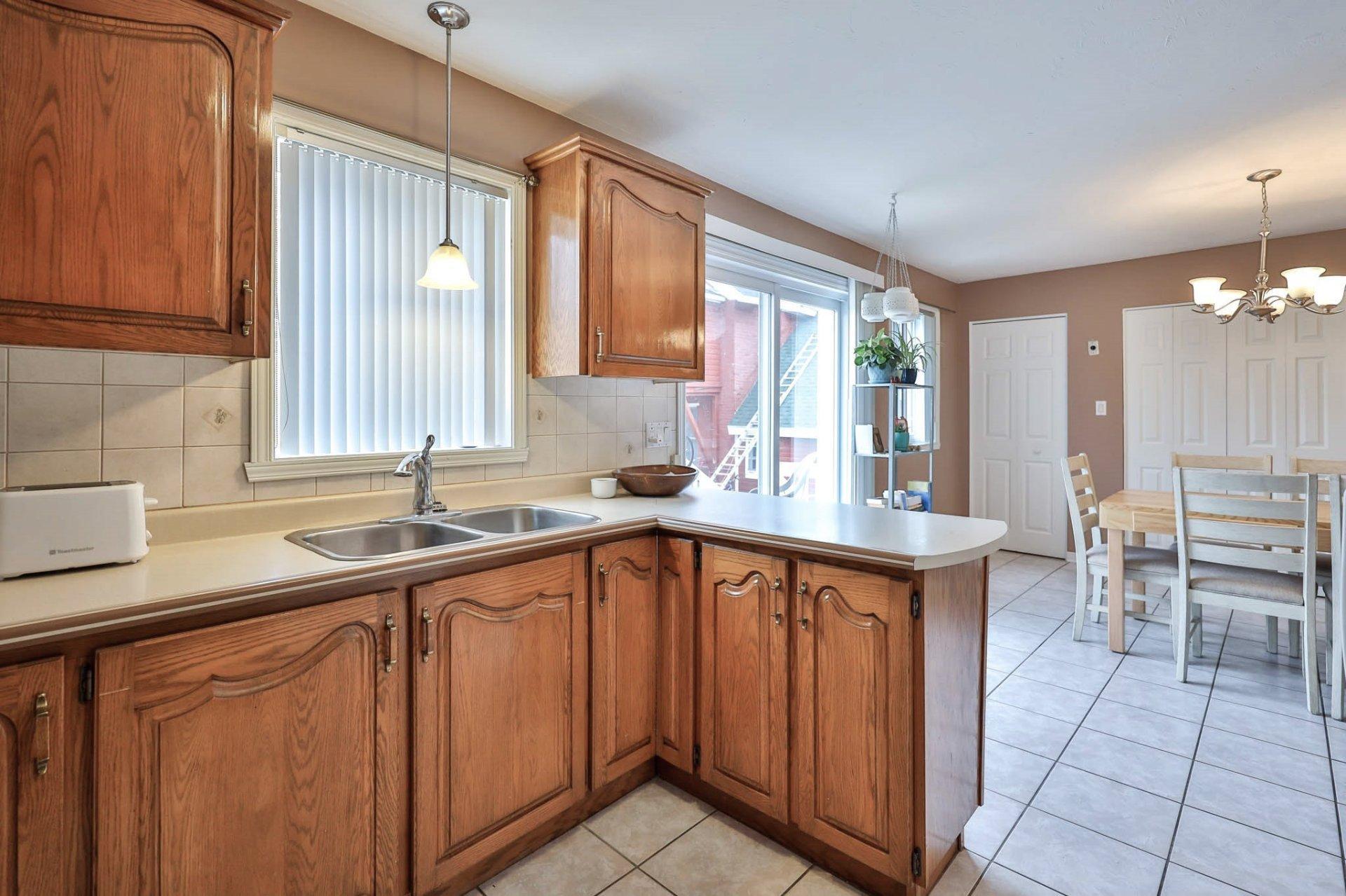 









236

 - 240


Rue Papineau

,
Papineauville,




QC
J0V1R0

