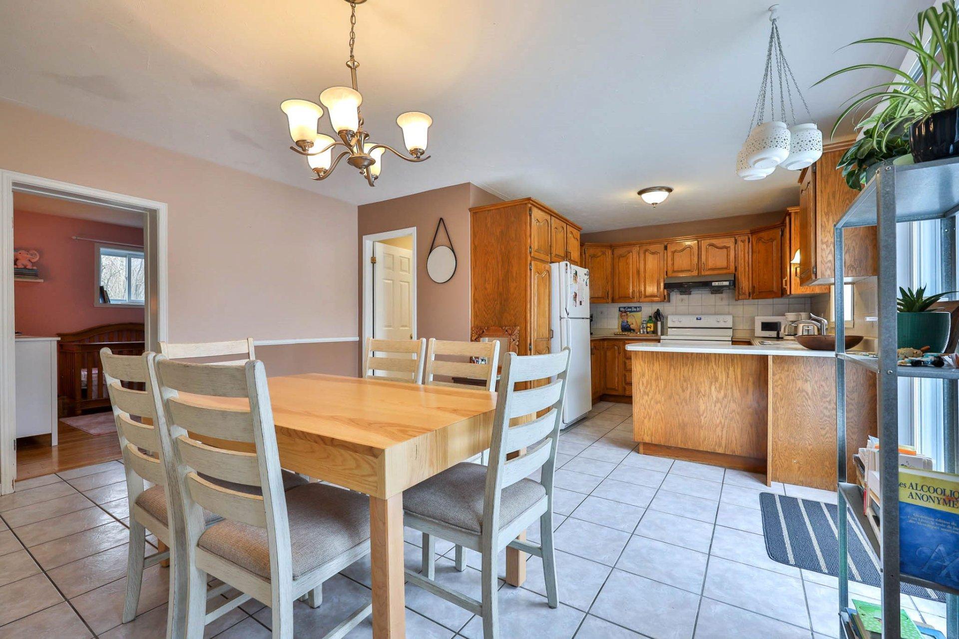 









236

 - 240


Rue Papineau

,
Papineauville,




QC
J0V1R0

