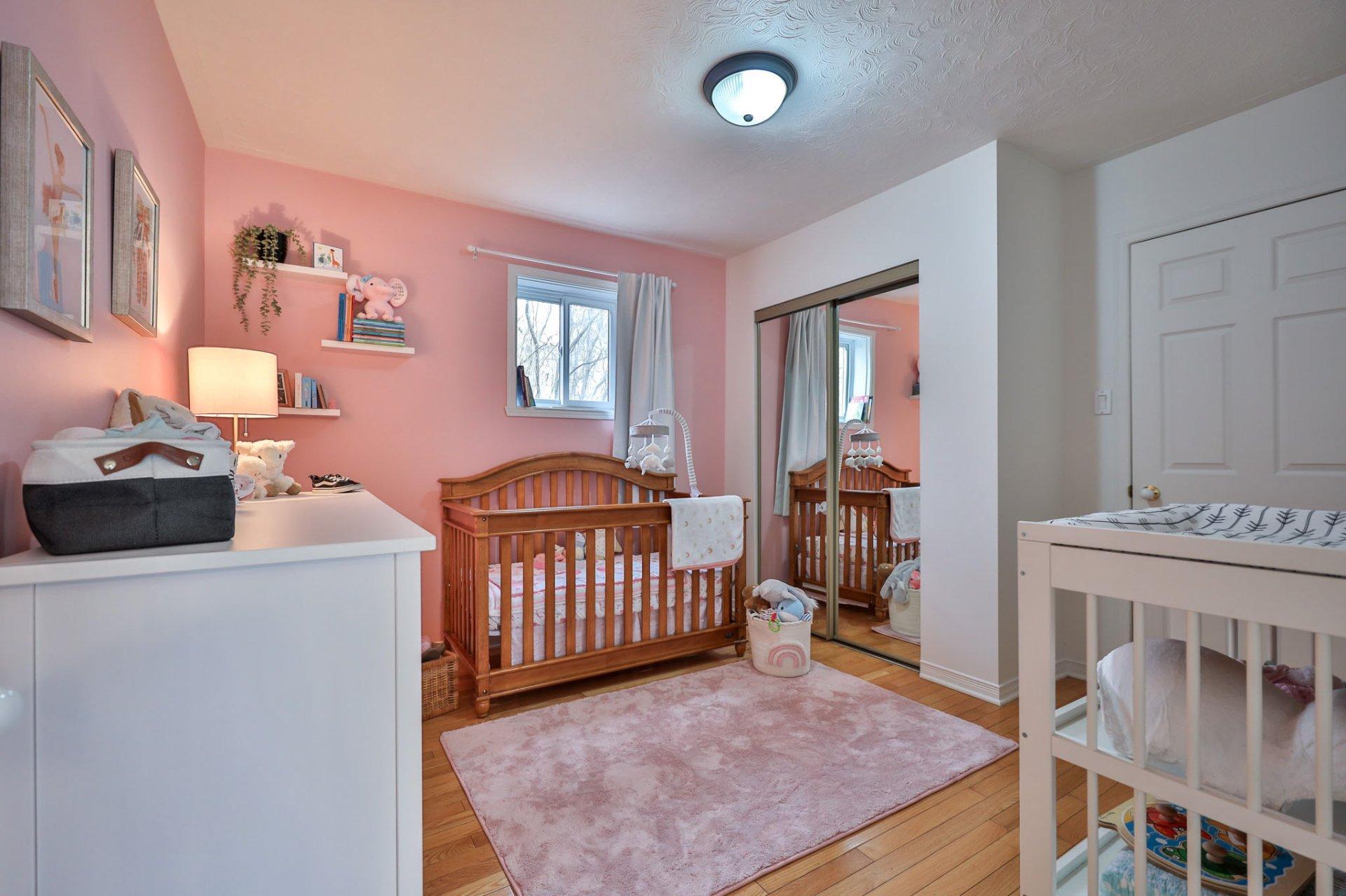 









236

 - 240


Rue Papineau

,
Papineauville,




QC
J0V1R0

