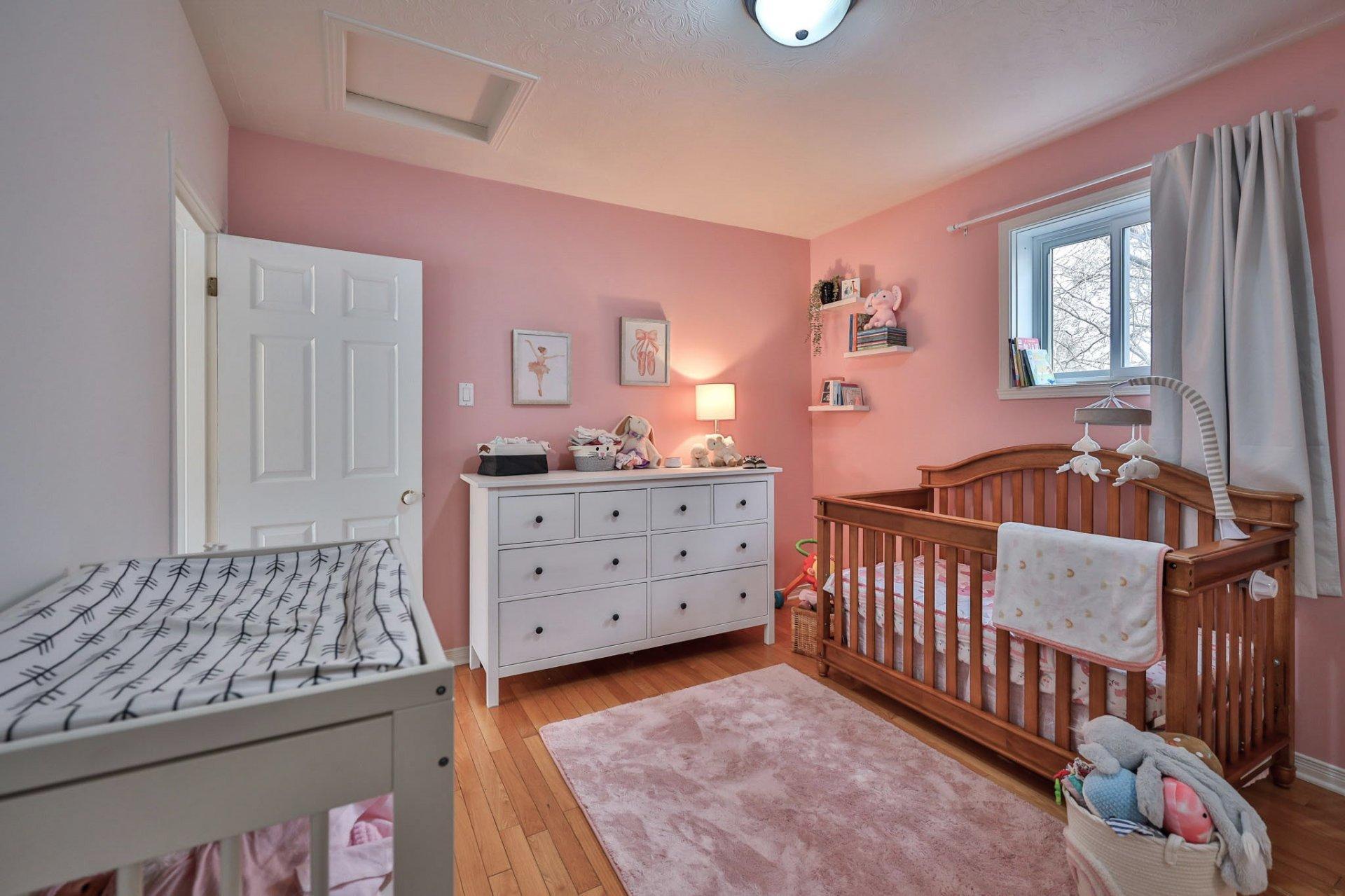 









236

 - 240


Rue Papineau

,
Papineauville,




QC
J0V1R0

