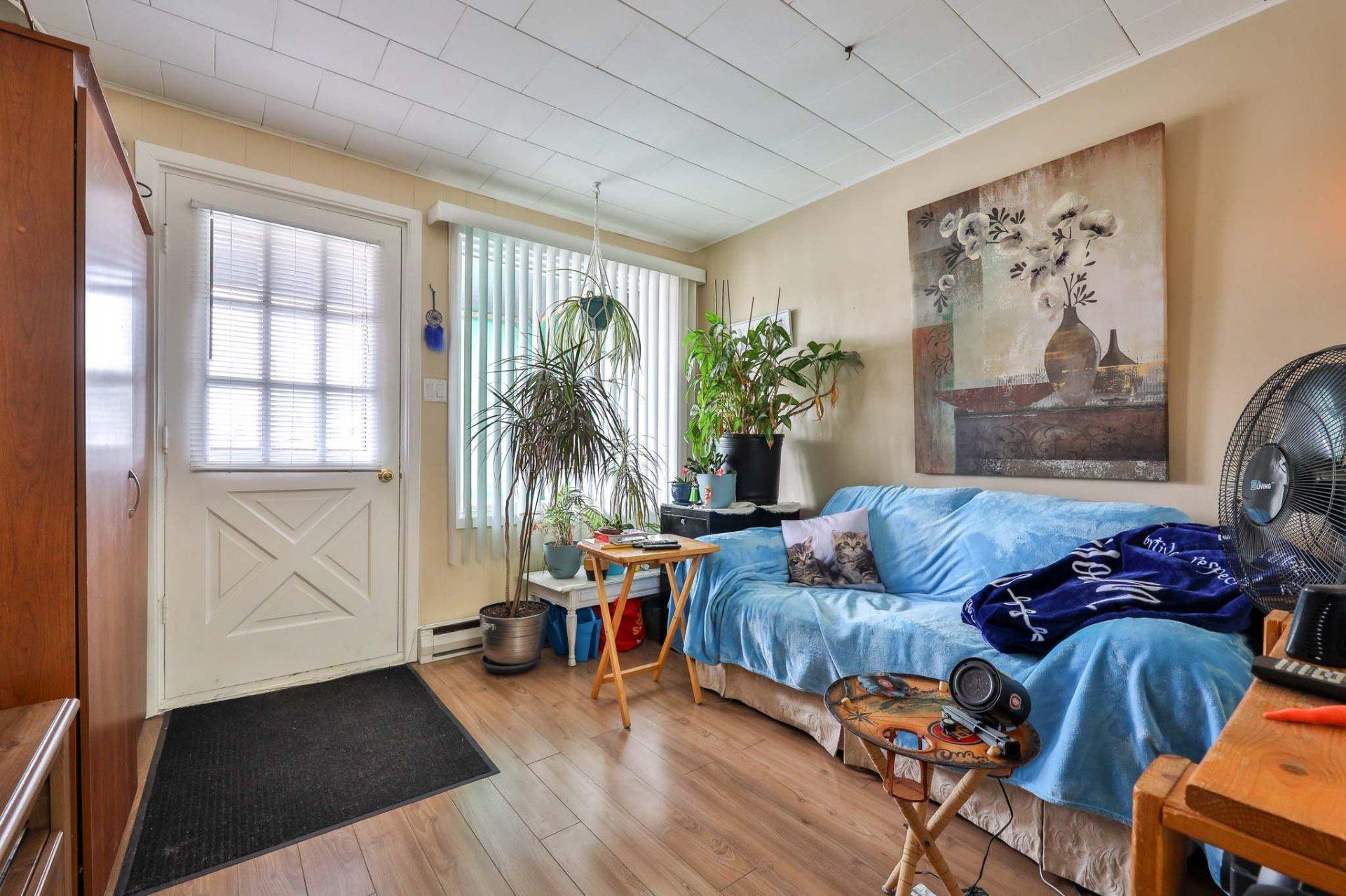 









236

 - 240


Rue Papineau

,
Papineauville,




QC
J0V1R0

