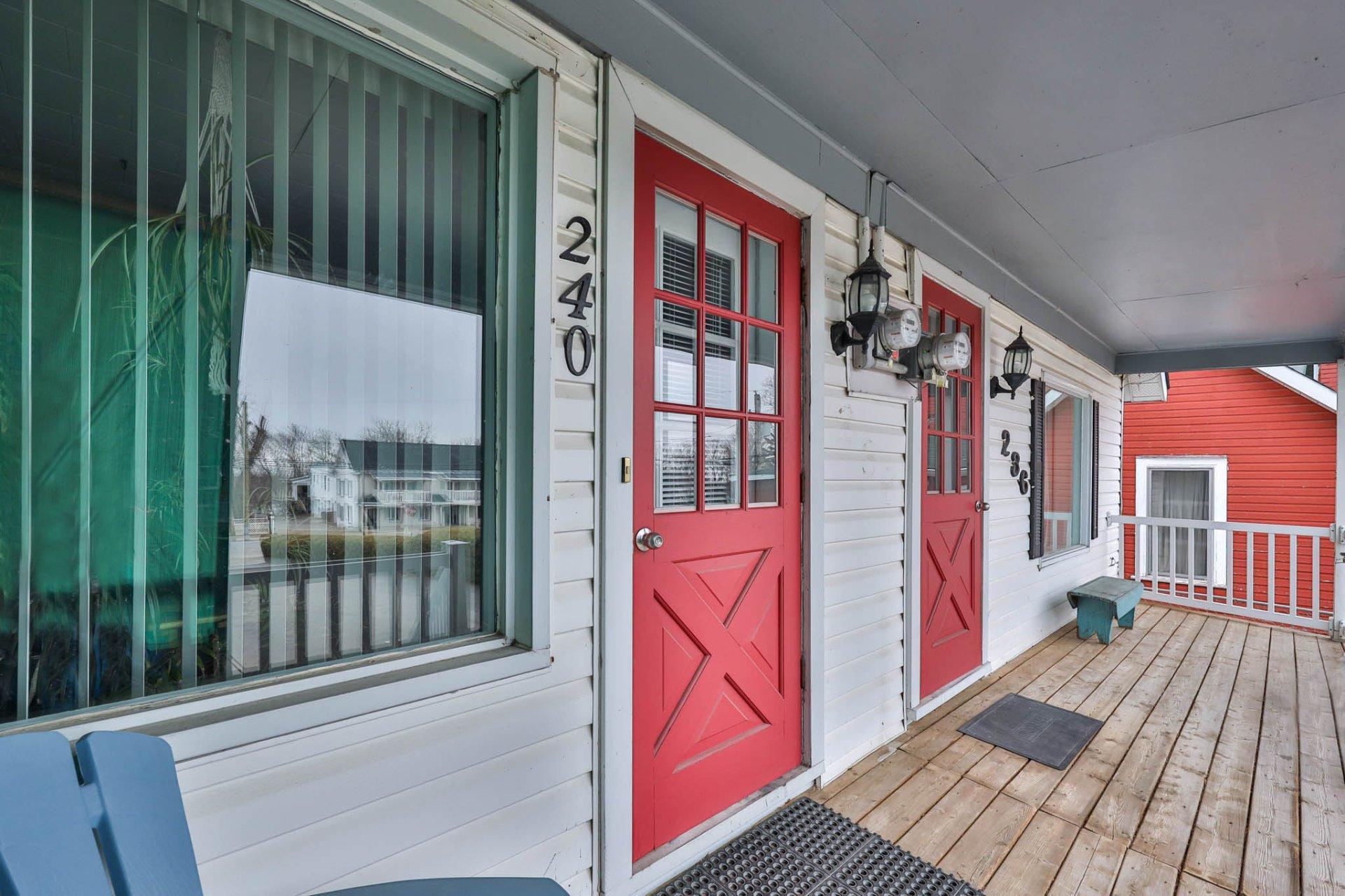 









236

 - 240


Rue Papineau

,
Papineauville,




QC
J0V1R0

