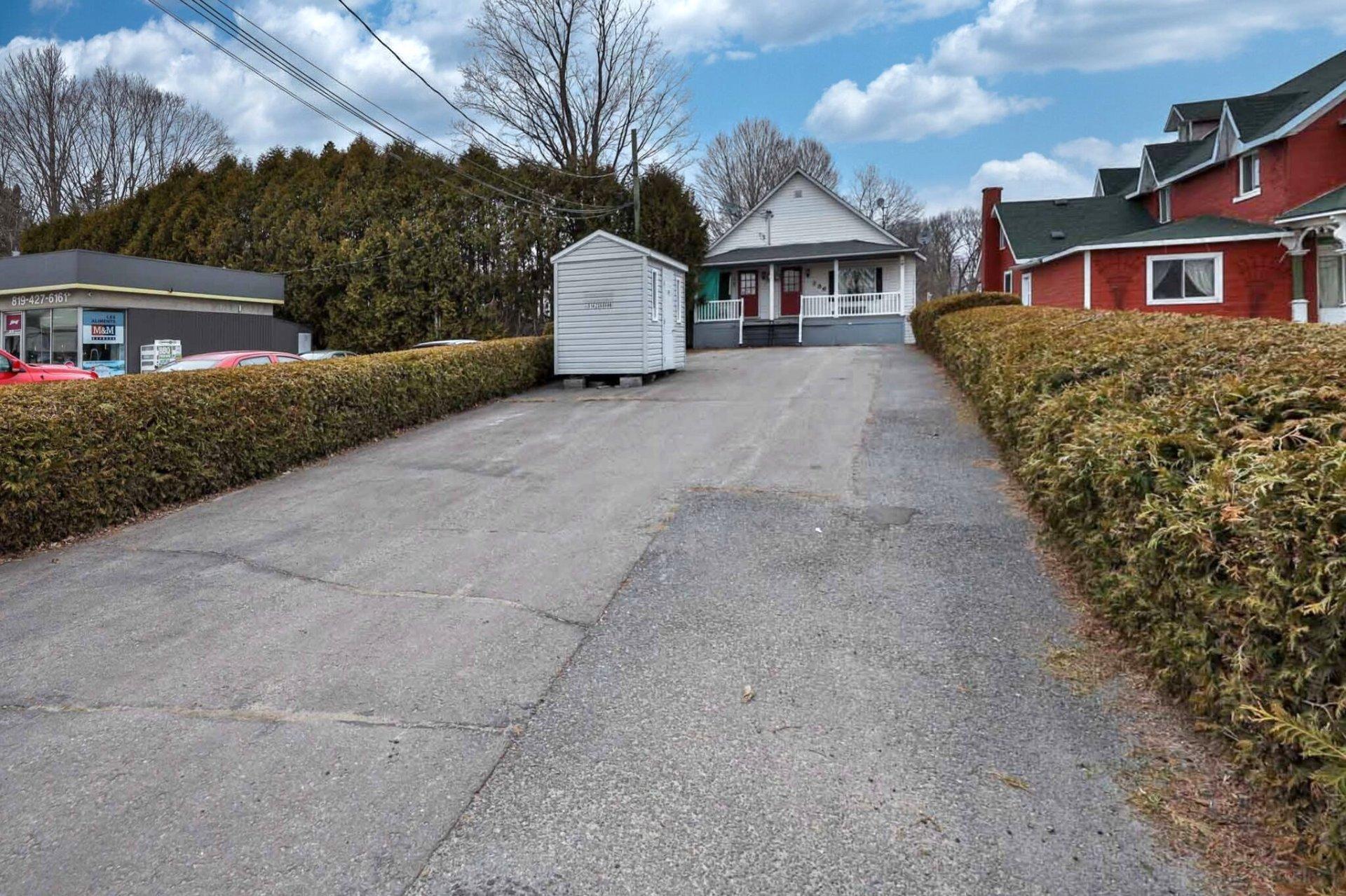 









236

 - 240


Rue Papineau

,
Papineauville,




QC
J0V1R0

