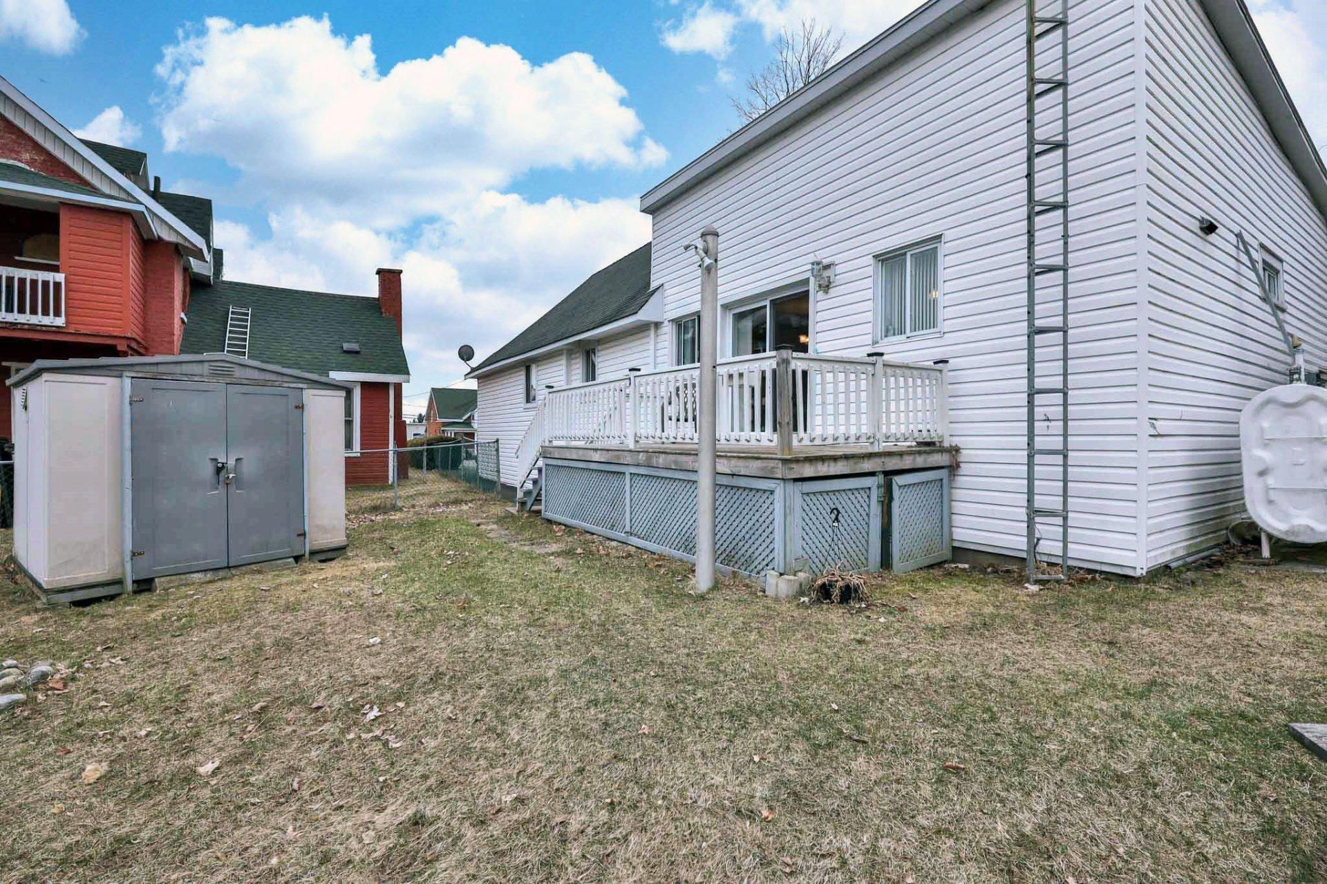 









236

 - 240


Rue Papineau

,
Papineauville,




QC
J0V1R0

