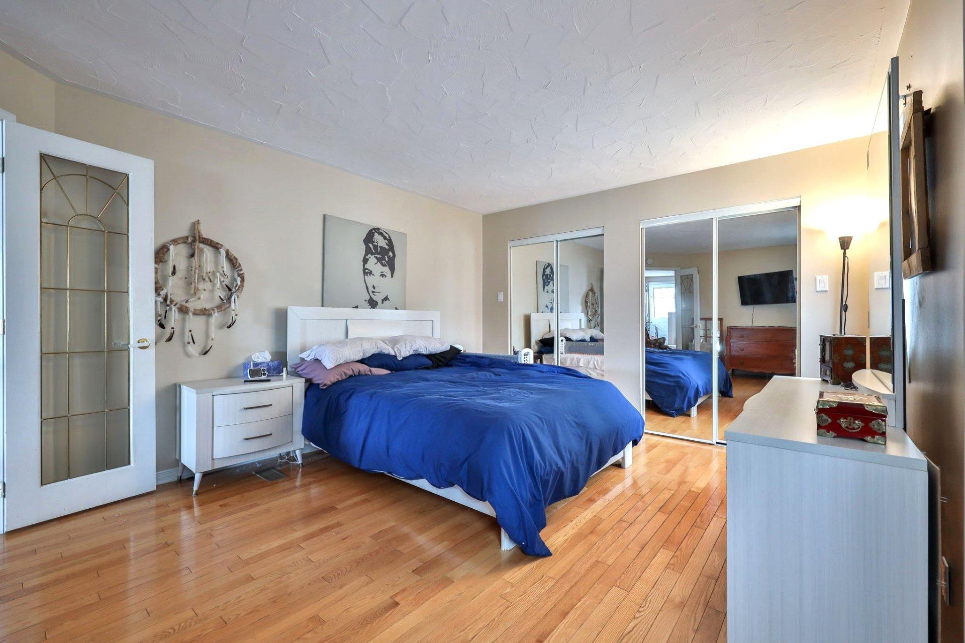 









236

 - 240


Rue Papineau

,
Papineauville,




QC
J0V1R0

