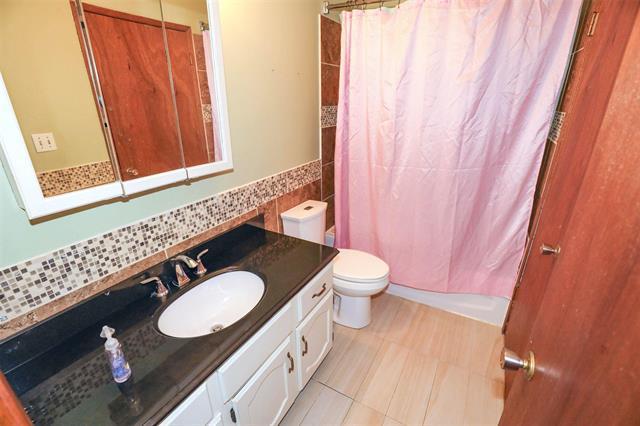









41


Eric

ST, A,
Winnipeg,




MB
R2M 5J2

