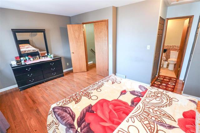 









41


Eric

ST, A,
Winnipeg,




MB
R2M 5J2

