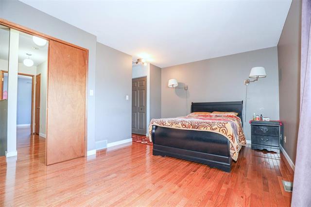 









41


Eric

ST, A,
Winnipeg,




MB
R2M 5J2

