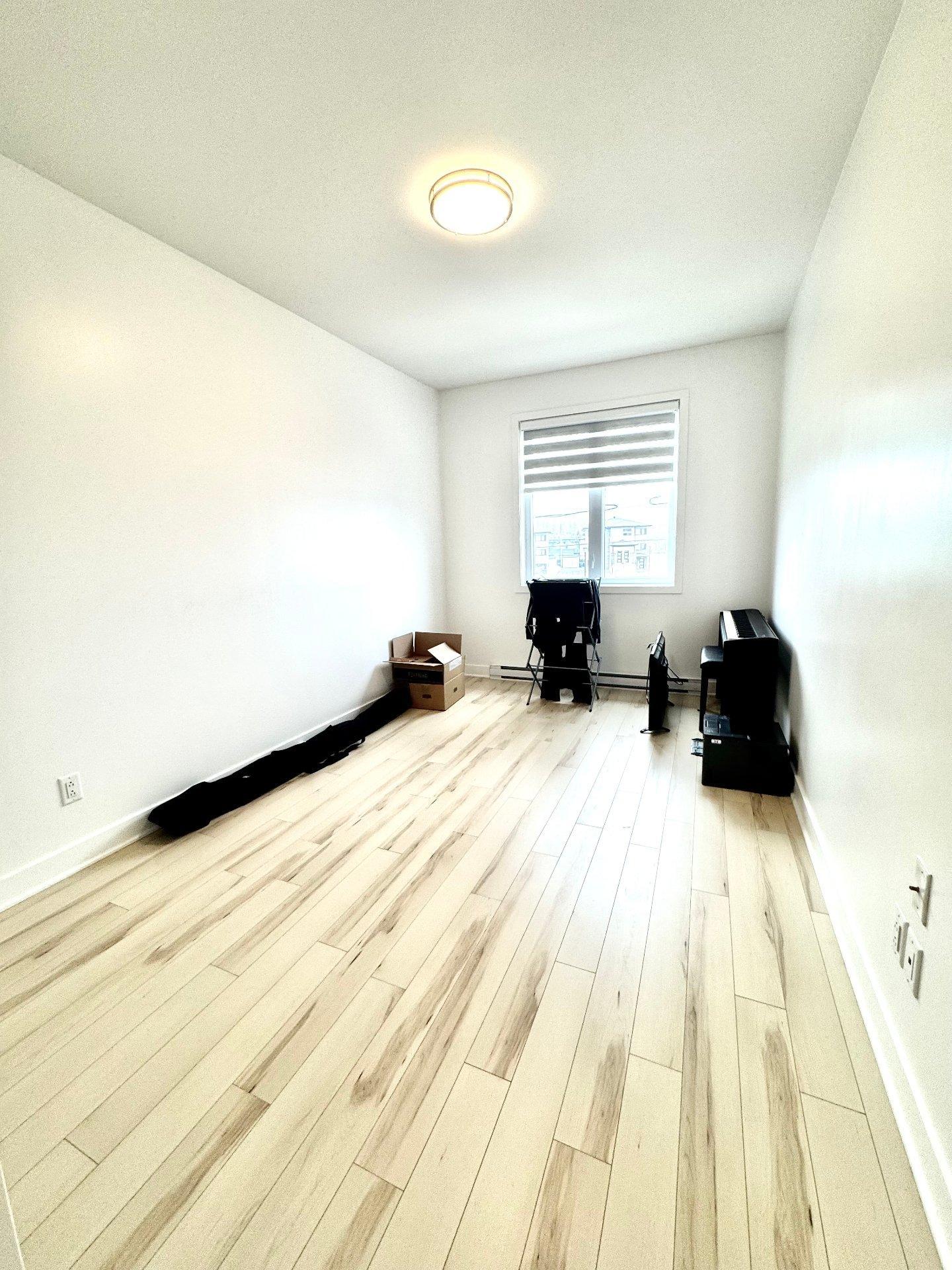 









13720


Rue du Merlot

,
Mirabel,




QC
J7N3P1

