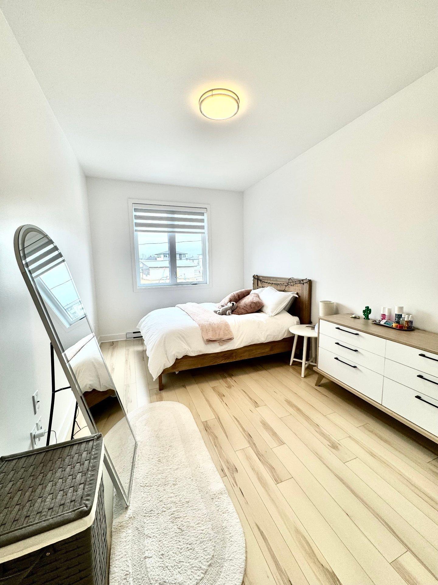 









13720


Rue du Merlot

,
Mirabel,




QC
J7N3P1

