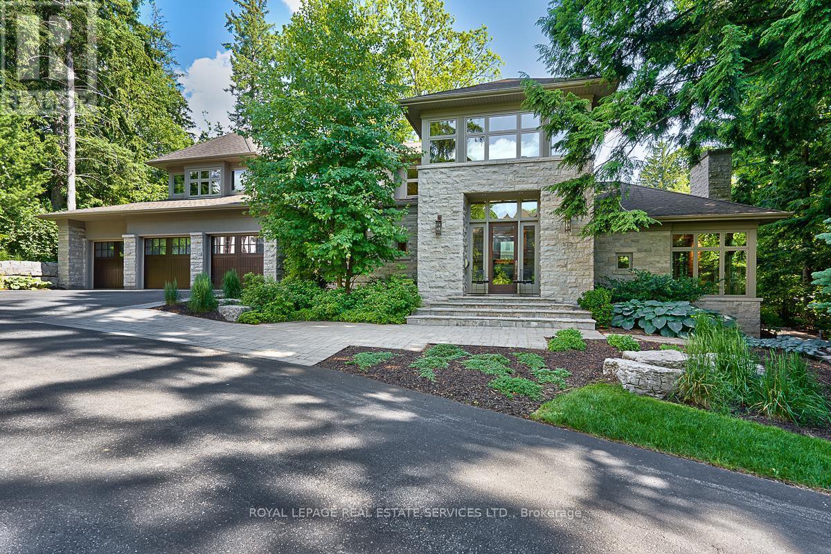 












177 LOVERS LANE

,
Hamilton,




Ontario
L9G1G9

