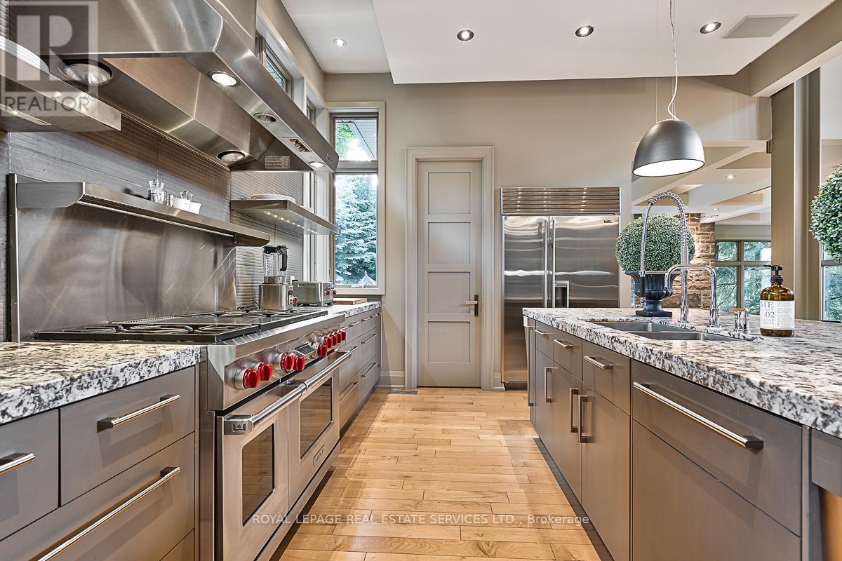 












177 LOVERS LANE

,
Hamilton,




Ontario
L9G1G9

