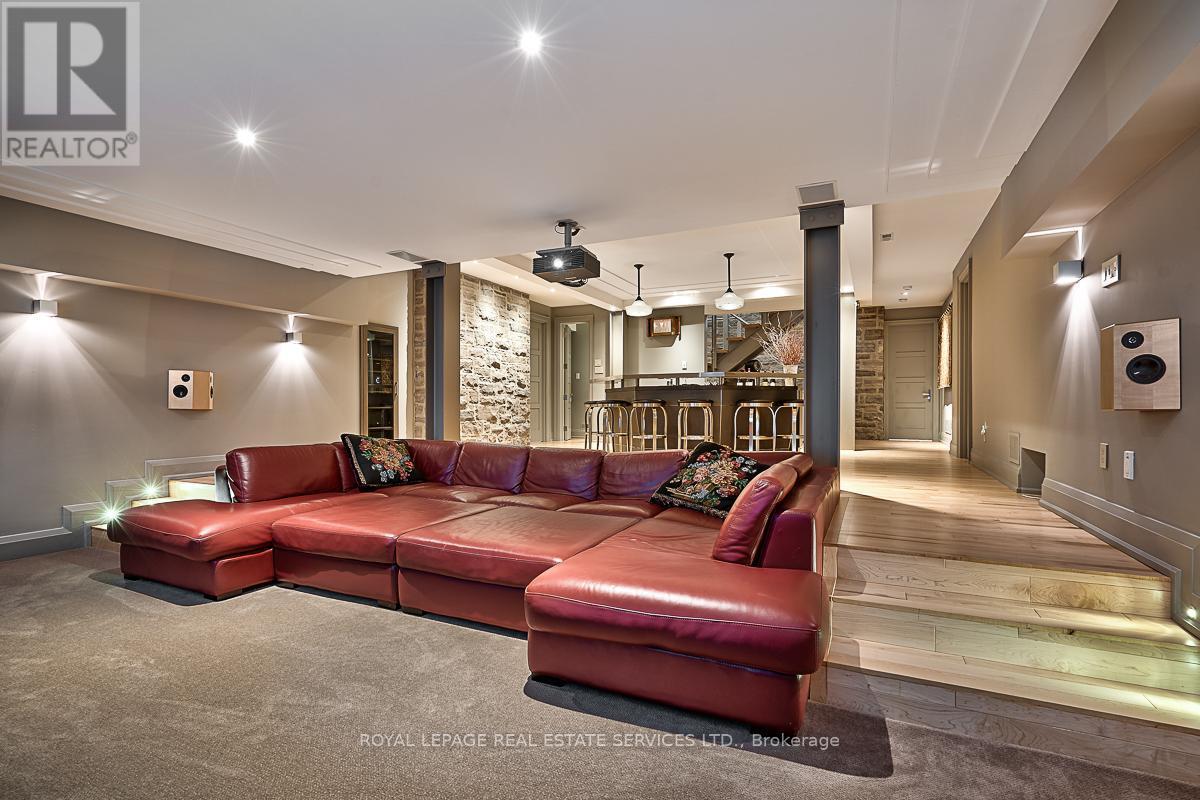 












177 LOVERS LANE

,
Hamilton,




Ontario
L9G1G9


