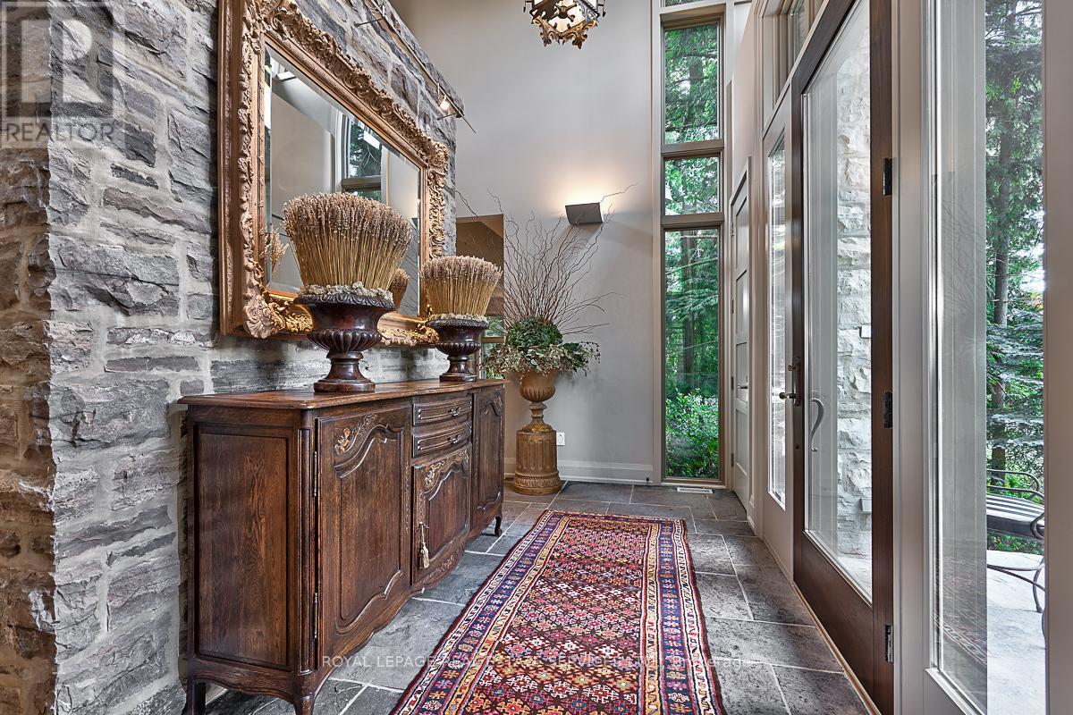












177 LOVERS LANE

,
Hamilton,




Ontario
L9G1G9

