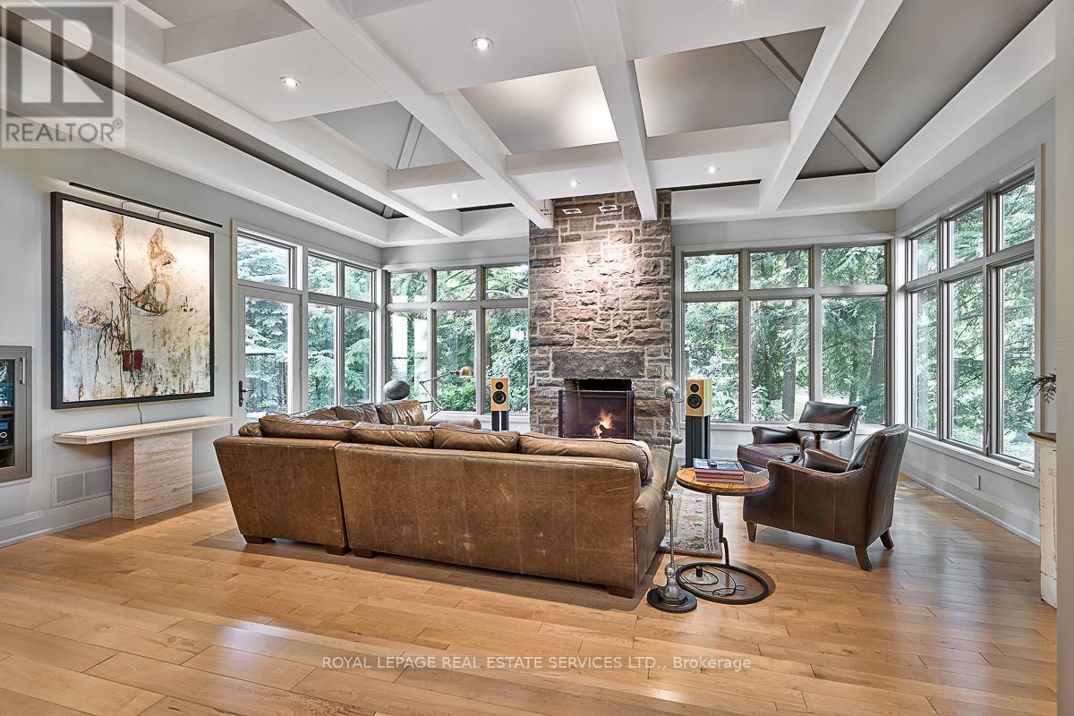 












177 LOVERS LANE

,
Hamilton,




Ontario
L9G1G9

