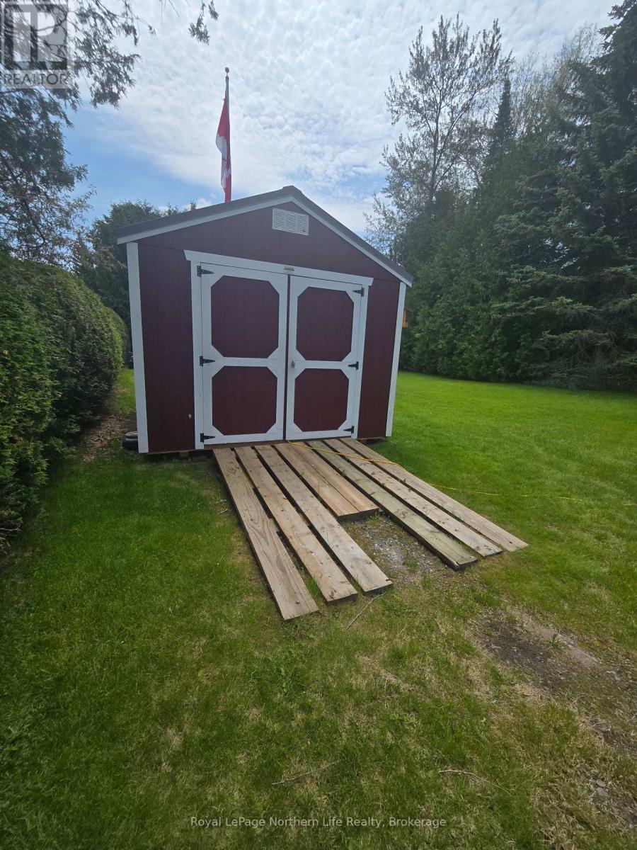 












544 BROADWOOD AVENUE

,
Temiskaming Shores (New Liskeard),




Ontario
P0J1P0

