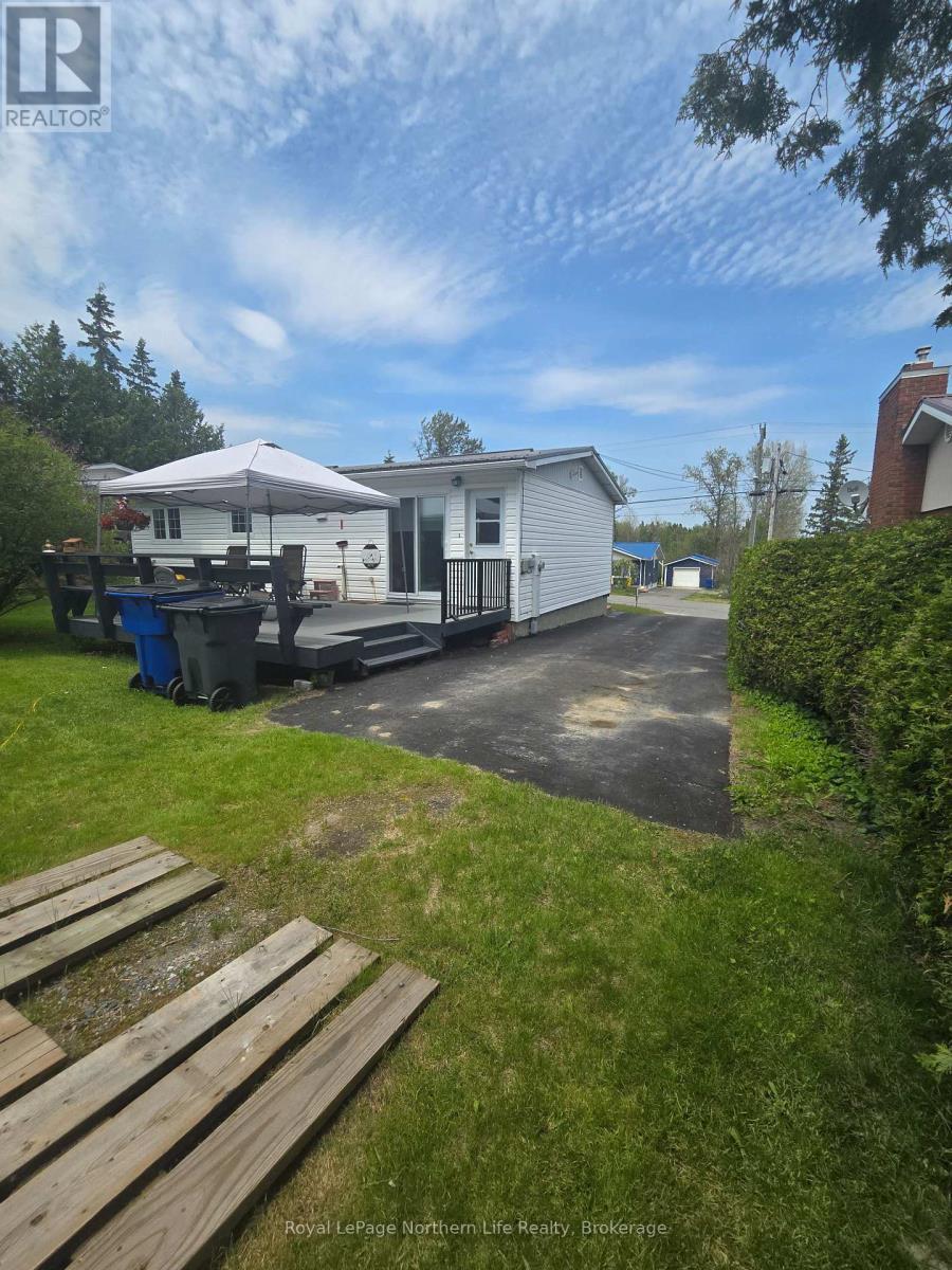 












544 BROADWOOD AVENUE

,
Temiskaming Shores (New Liskeard),




Ontario
P0J1P0

