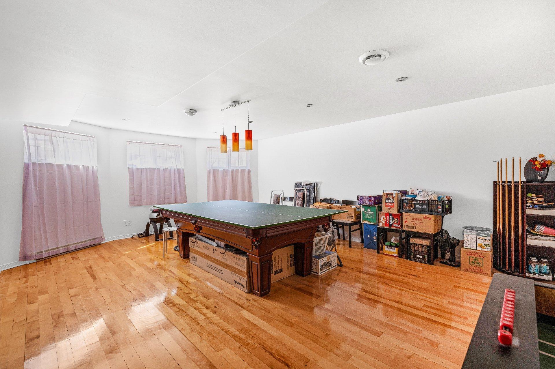 









7420


Rue Laffite

,
Brossard,




QC
J4Y0B9

