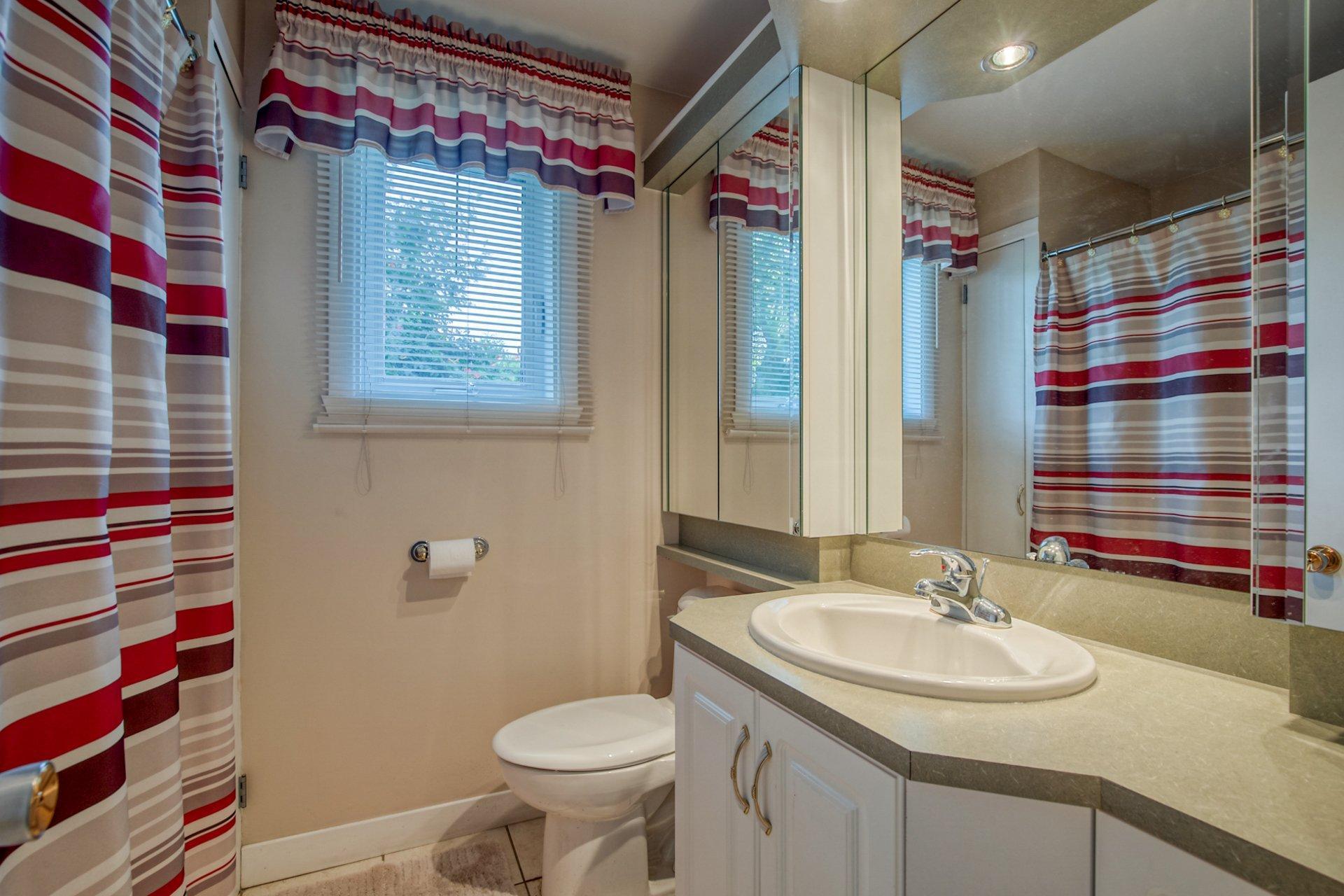 









485


Av. Desjardins

,
Saint-Jean-sur-Richelieu,




QC
J2X1S3

