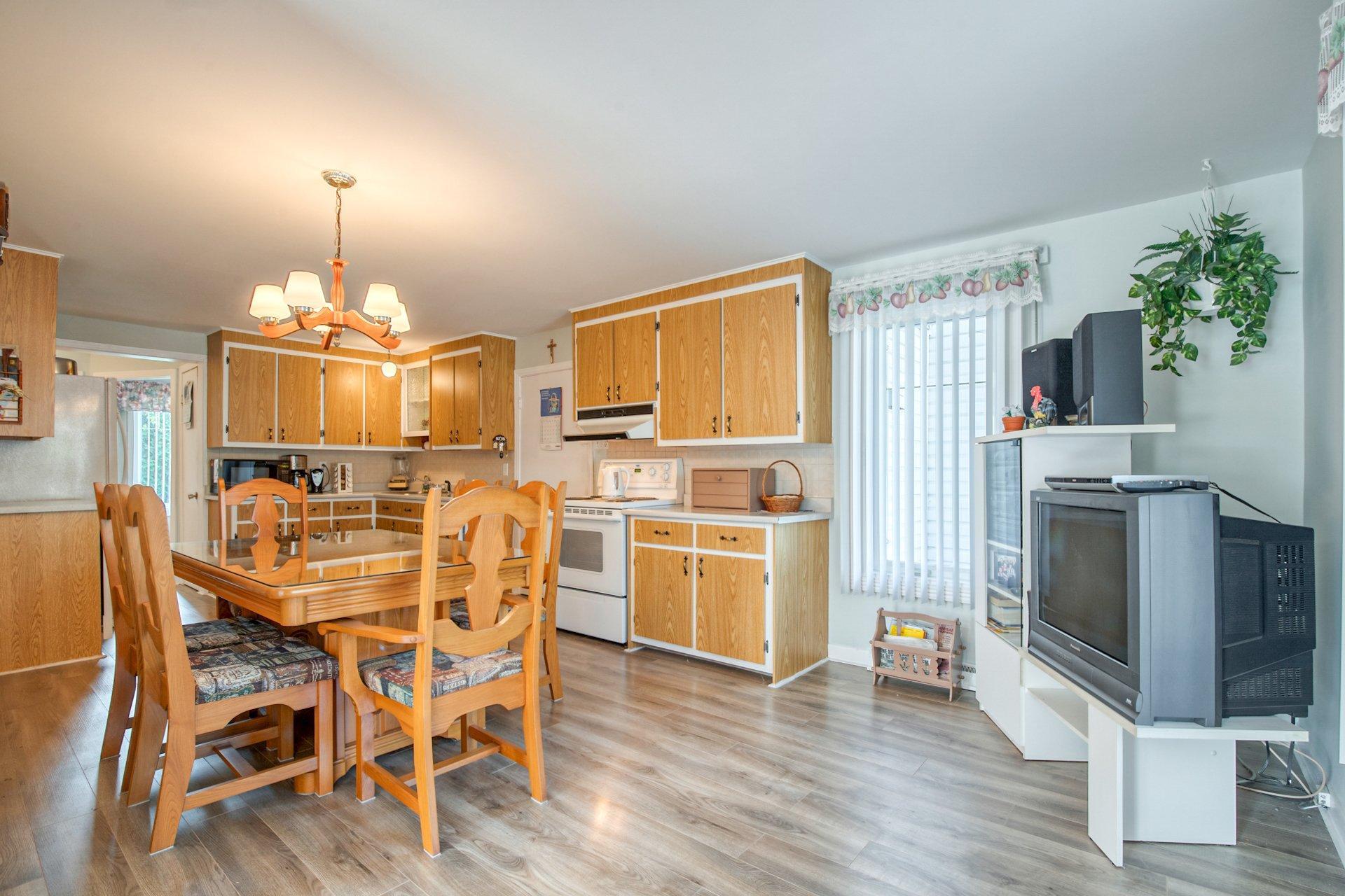









485


Av. Desjardins

,
Saint-Jean-sur-Richelieu,




QC
J2X1S3


