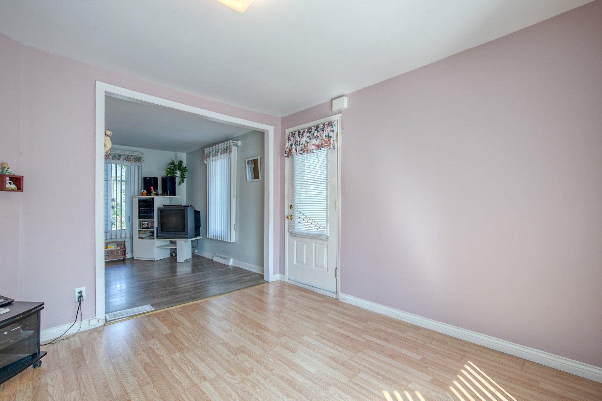 









485


Av. Desjardins

,
Saint-Jean-sur-Richelieu,




QC
J2X1S3

