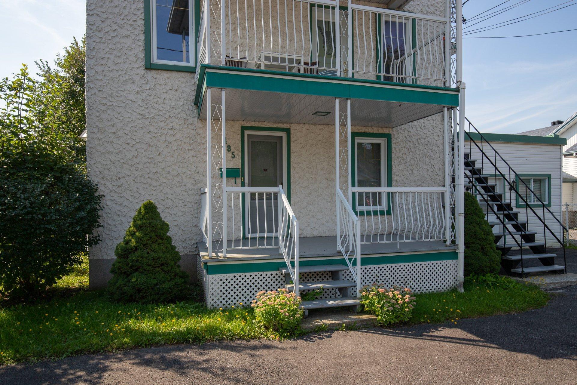 









485


Av. Desjardins

,
Saint-Jean-sur-Richelieu,




QC
J2X1S3

