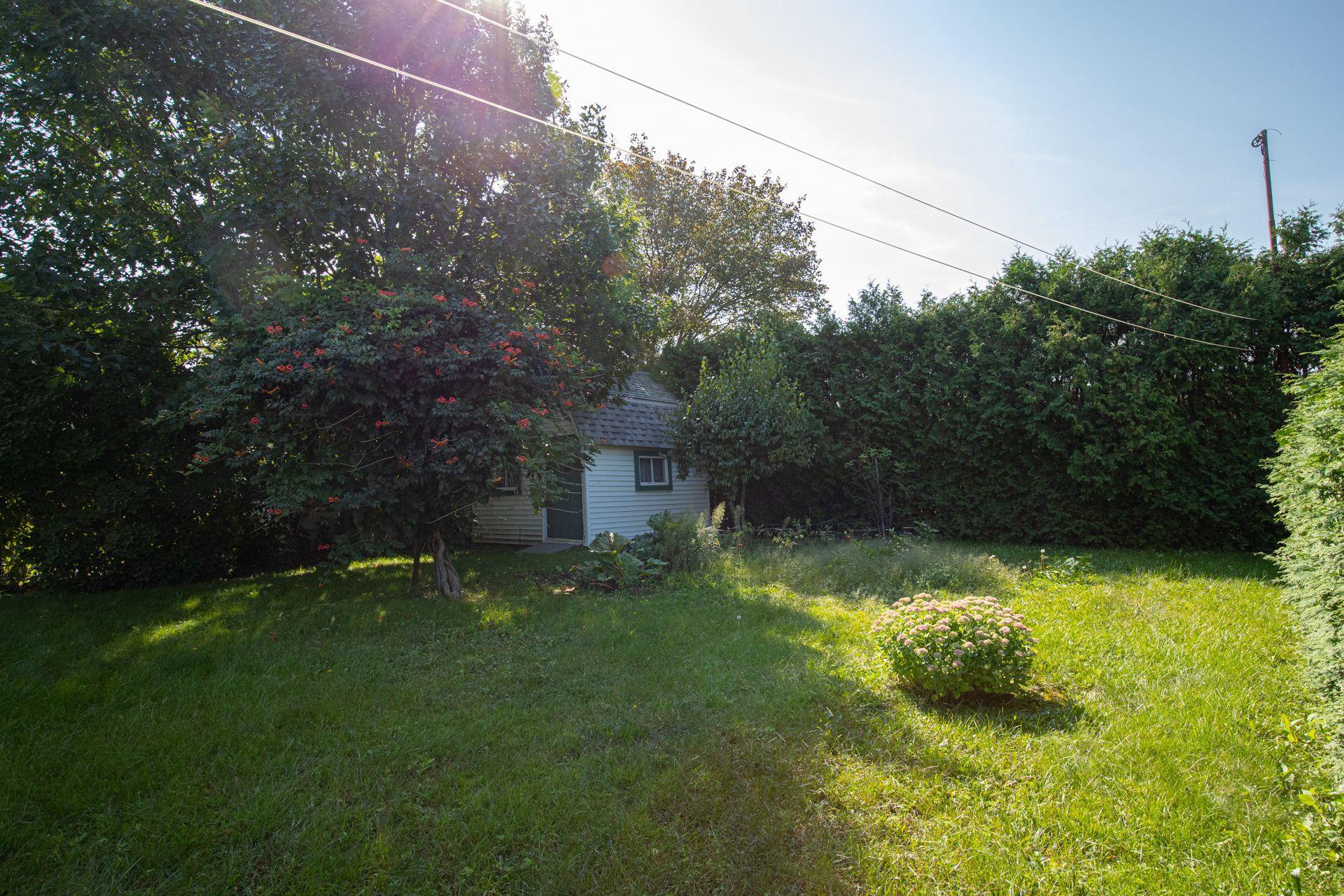 









485


Av. Desjardins

,
Saint-Jean-sur-Richelieu,




QC
J2X1S3

