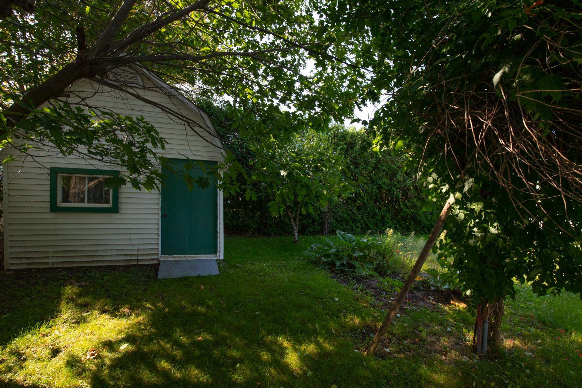









485


Av. Desjardins

,
Saint-Jean-sur-Richelieu,




QC
J2X1S3

