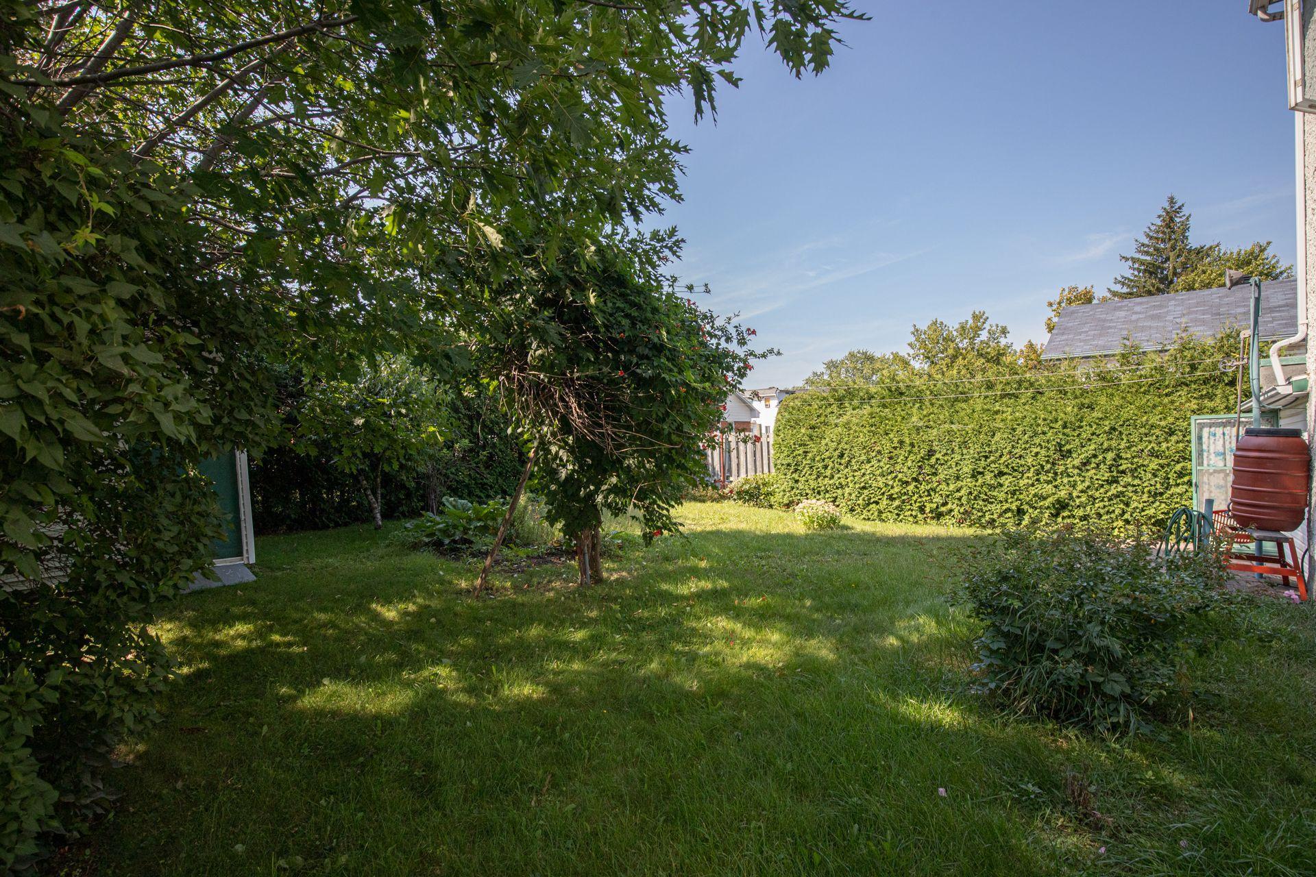 









485


Av. Desjardins

,
Saint-Jean-sur-Richelieu,




QC
J2X1S3

