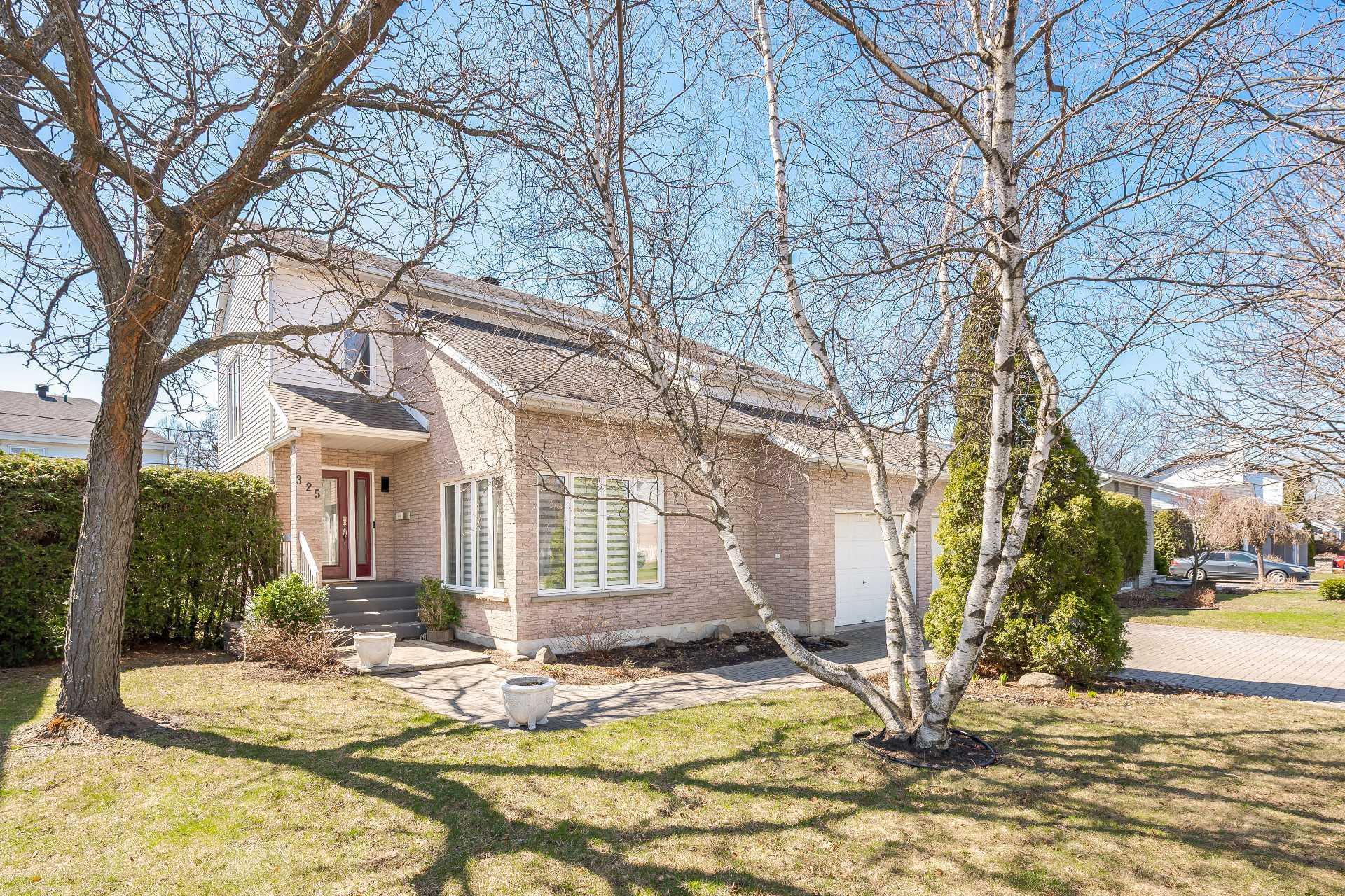 









325


Rue Gouin

,
Saint-Bruno-de-Montarville,




QC
J3V6C8

