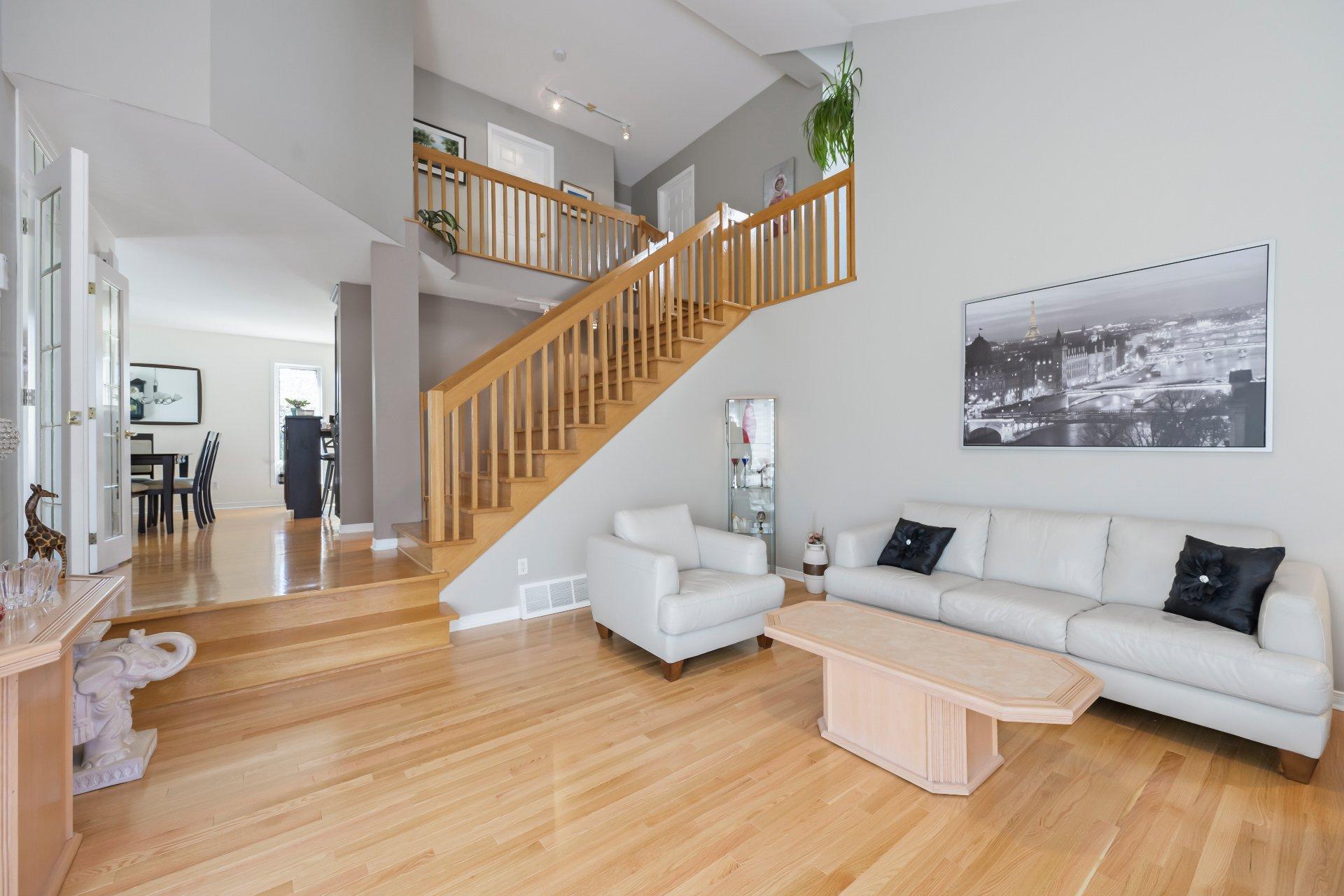 









325


Rue Gouin

,
Saint-Bruno-de-Montarville,




QC
J3V6C8

