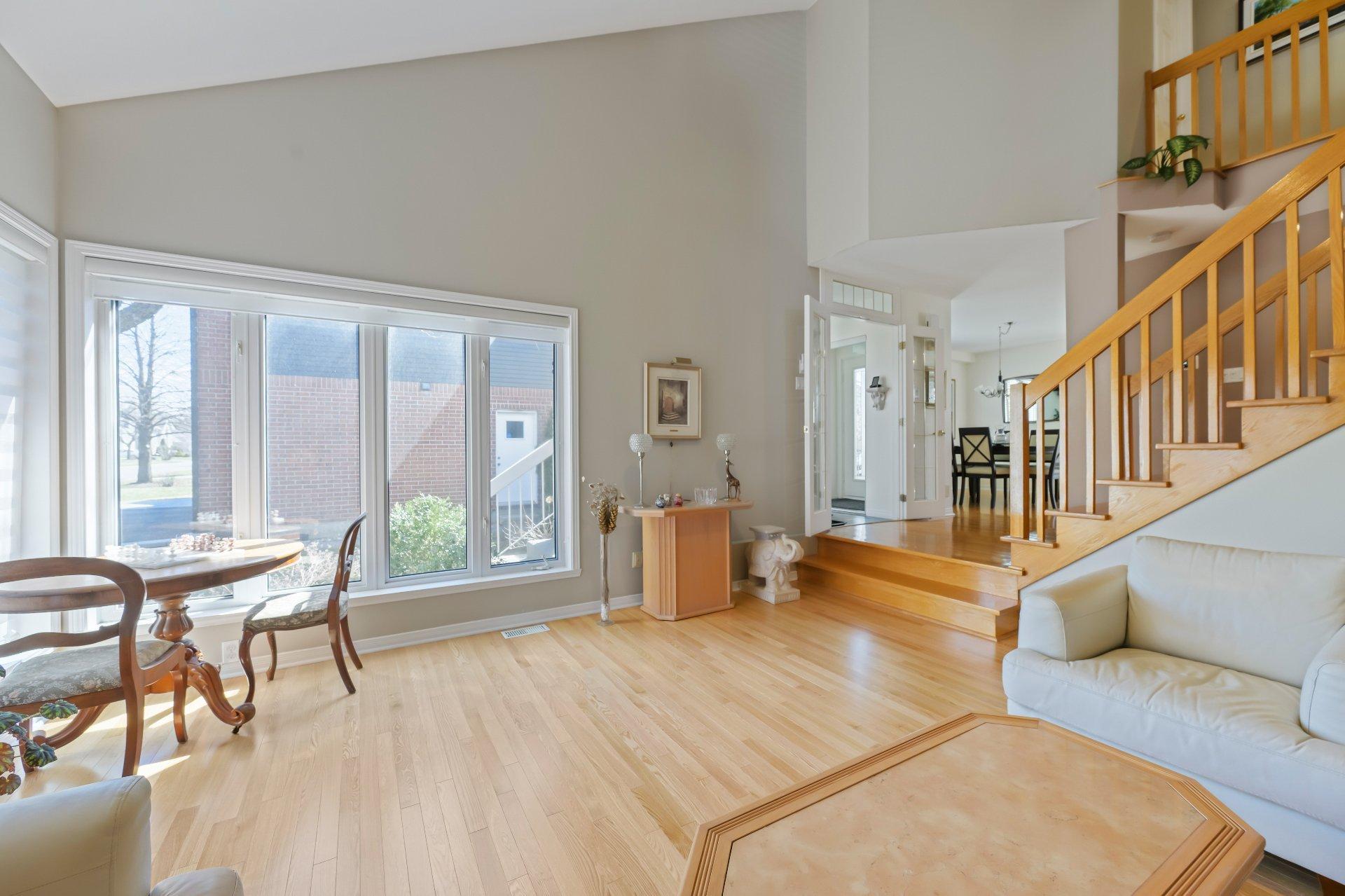 









325


Rue Gouin

,
Saint-Bruno-de-Montarville,




QC
J3V6C8

