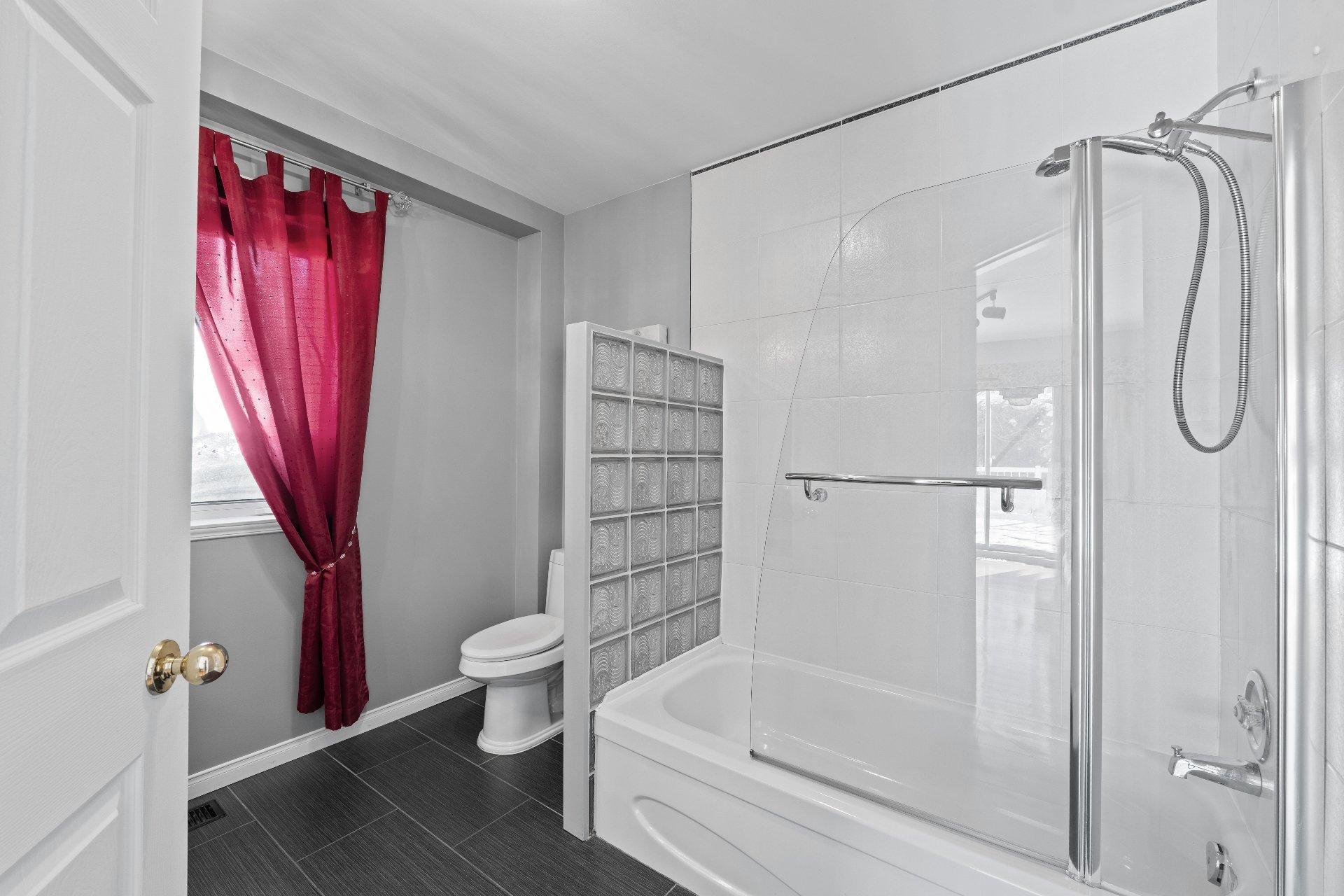 









325


Rue Gouin

,
Saint-Bruno-de-Montarville,




QC
J3V6C8

