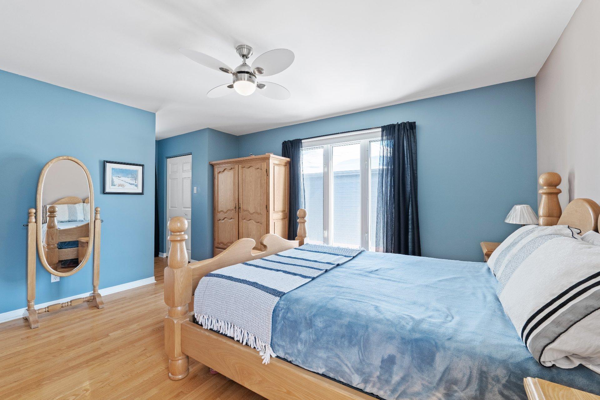 









325


Rue Gouin

,
Saint-Bruno-de-Montarville,




QC
J3V6C8

