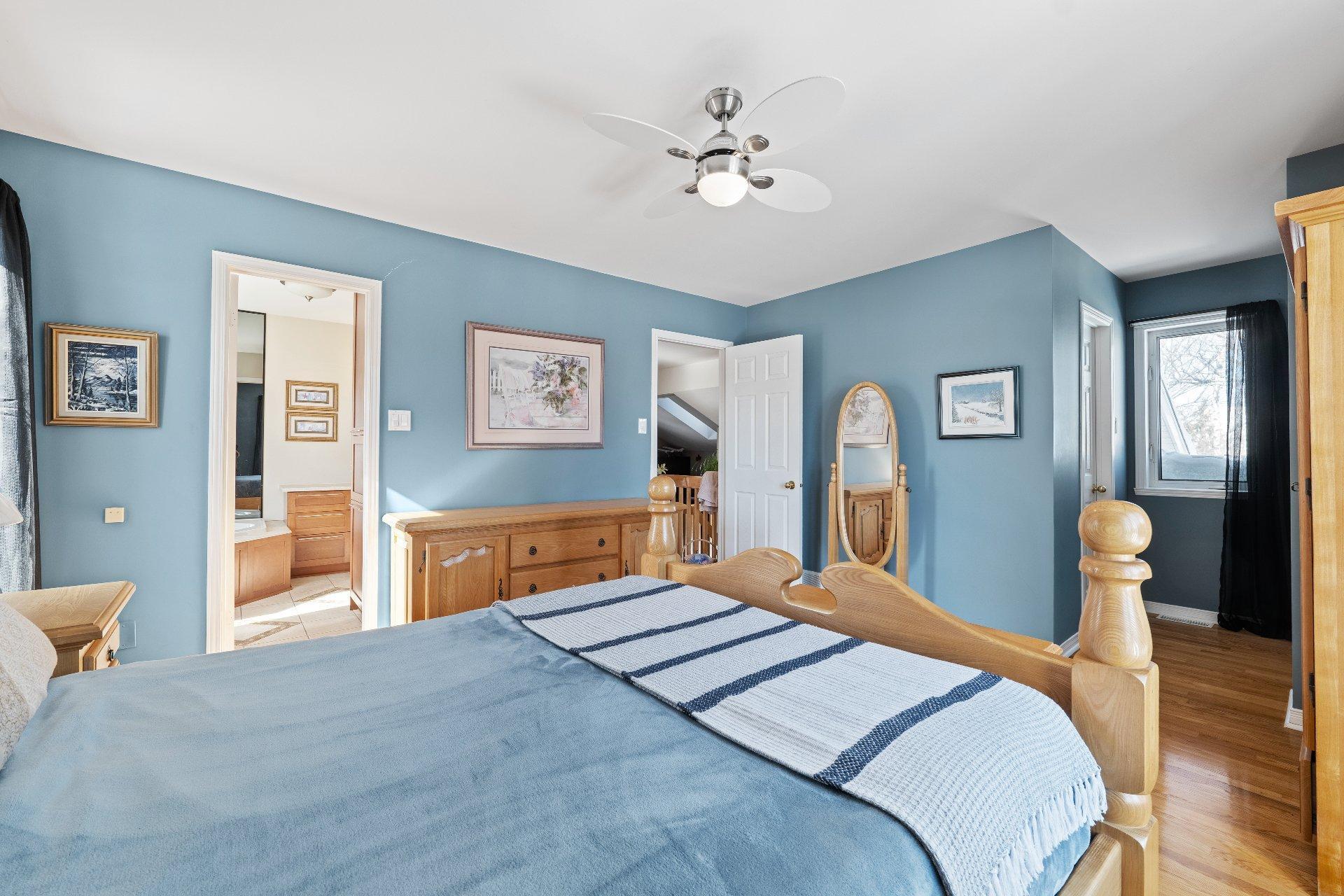 









325


Rue Gouin

,
Saint-Bruno-de-Montarville,




QC
J3V6C8

