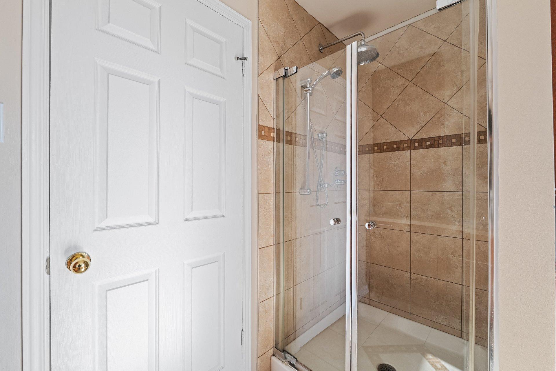 









325


Rue Gouin

,
Saint-Bruno-de-Montarville,




QC
J3V6C8


