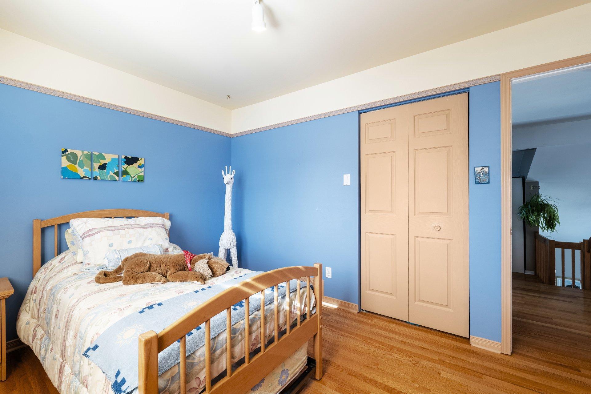 









325


Rue Gouin

,
Saint-Bruno-de-Montarville,




QC
J3V6C8

