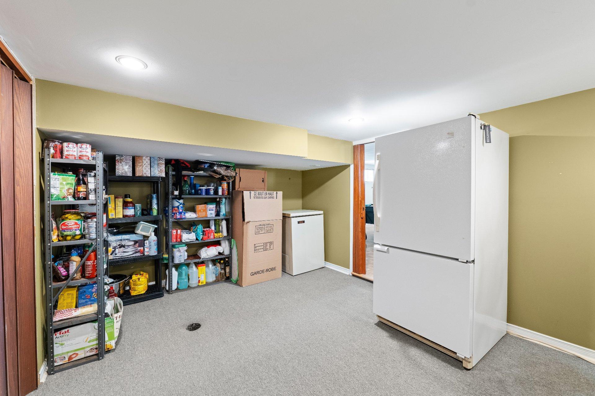 









325


Rue Gouin

,
Saint-Bruno-de-Montarville,




QC
J3V6C8

