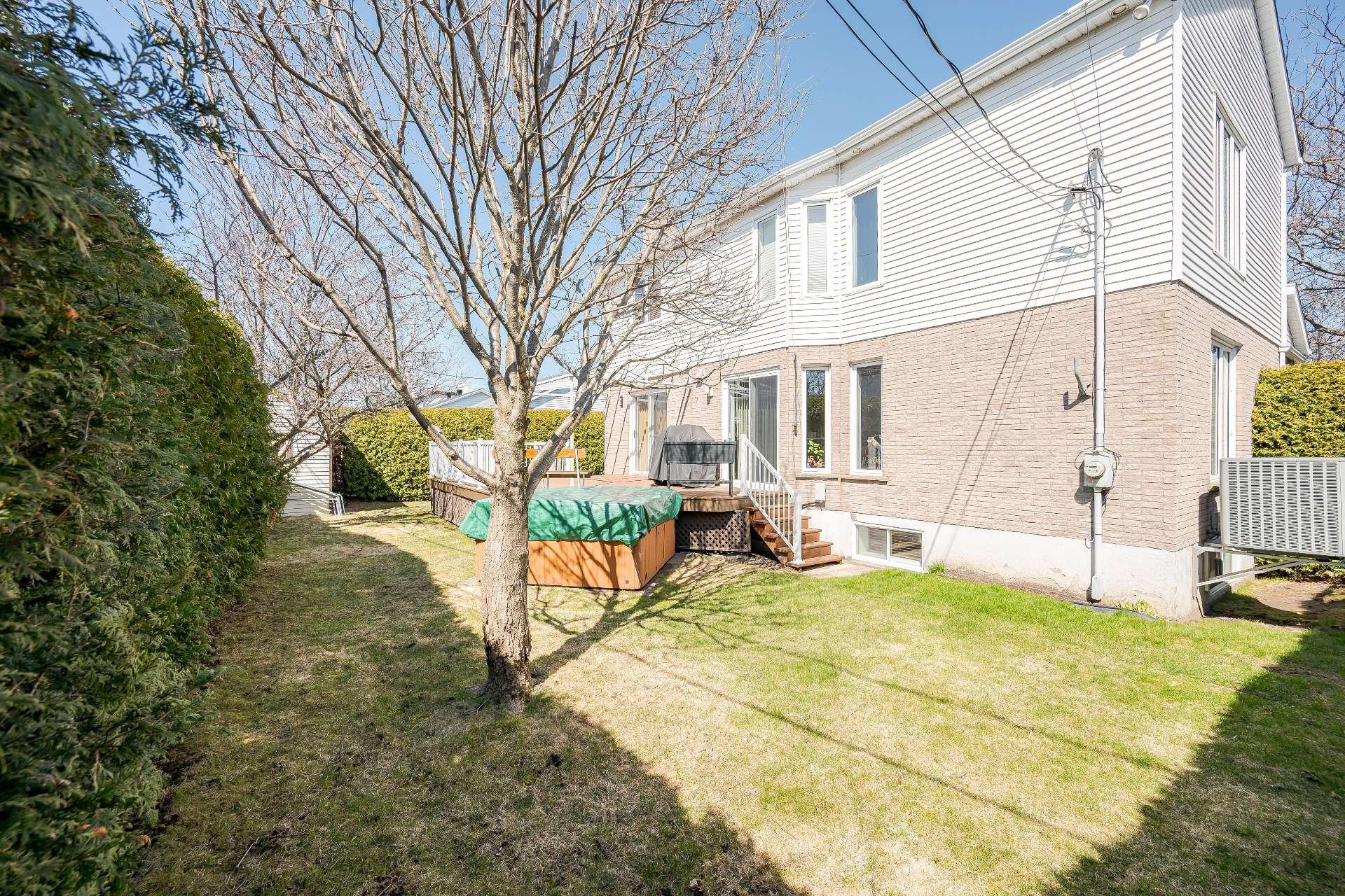 









325


Rue Gouin

,
Saint-Bruno-de-Montarville,




QC
J3V6C8

