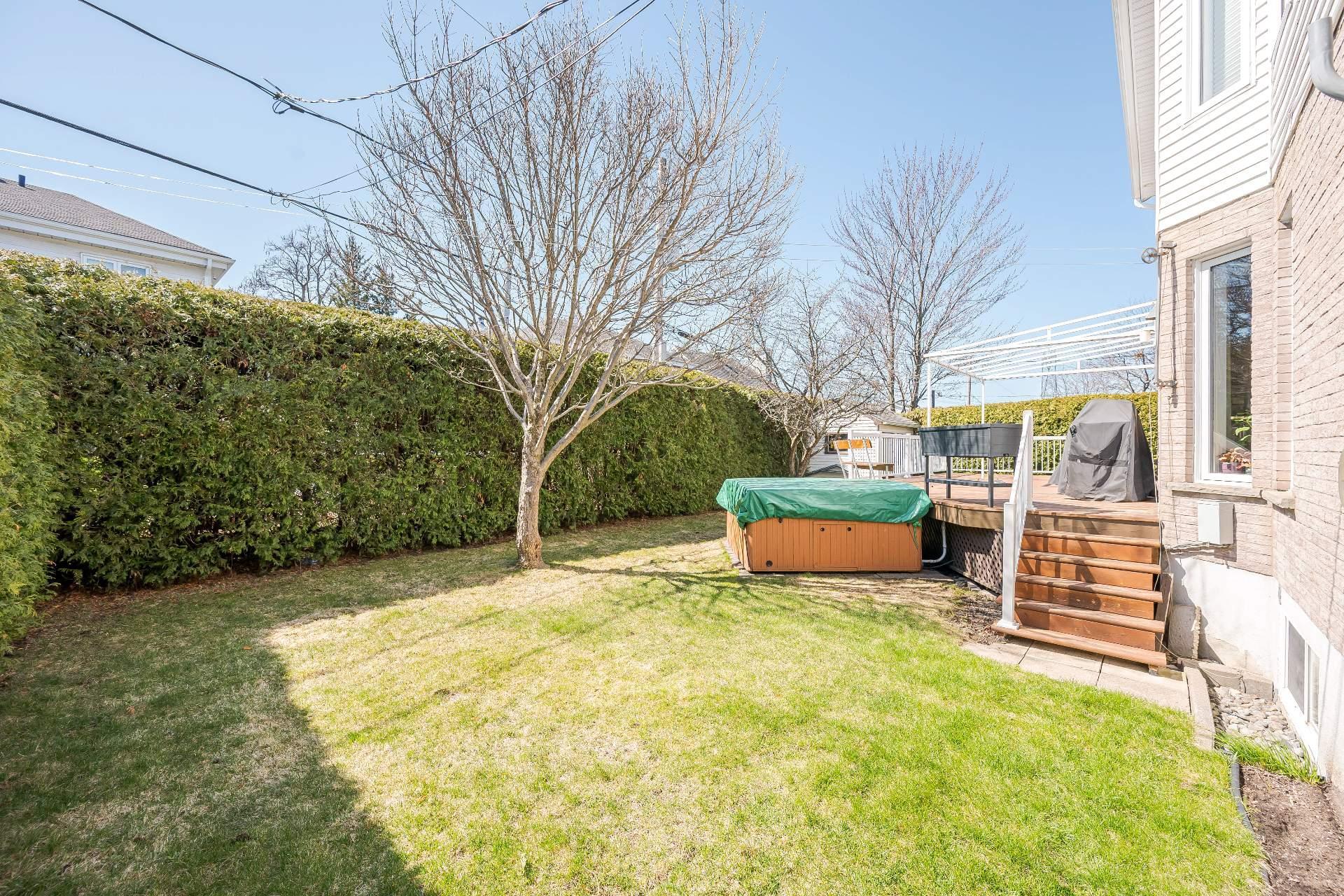 









325


Rue Gouin

,
Saint-Bruno-de-Montarville,




QC
J3V6C8

