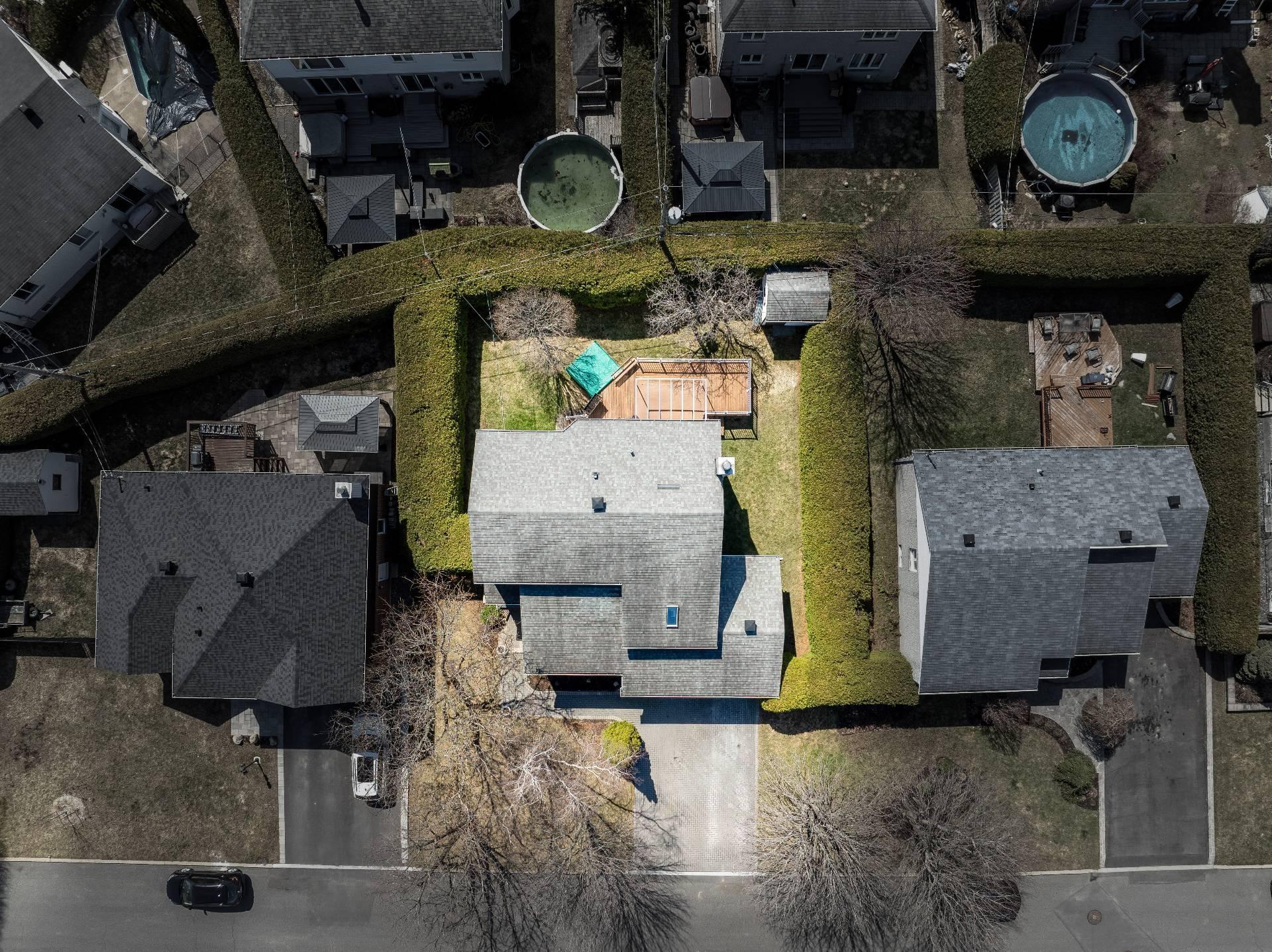 









325


Rue Gouin

,
Saint-Bruno-de-Montarville,




QC
J3V6C8

