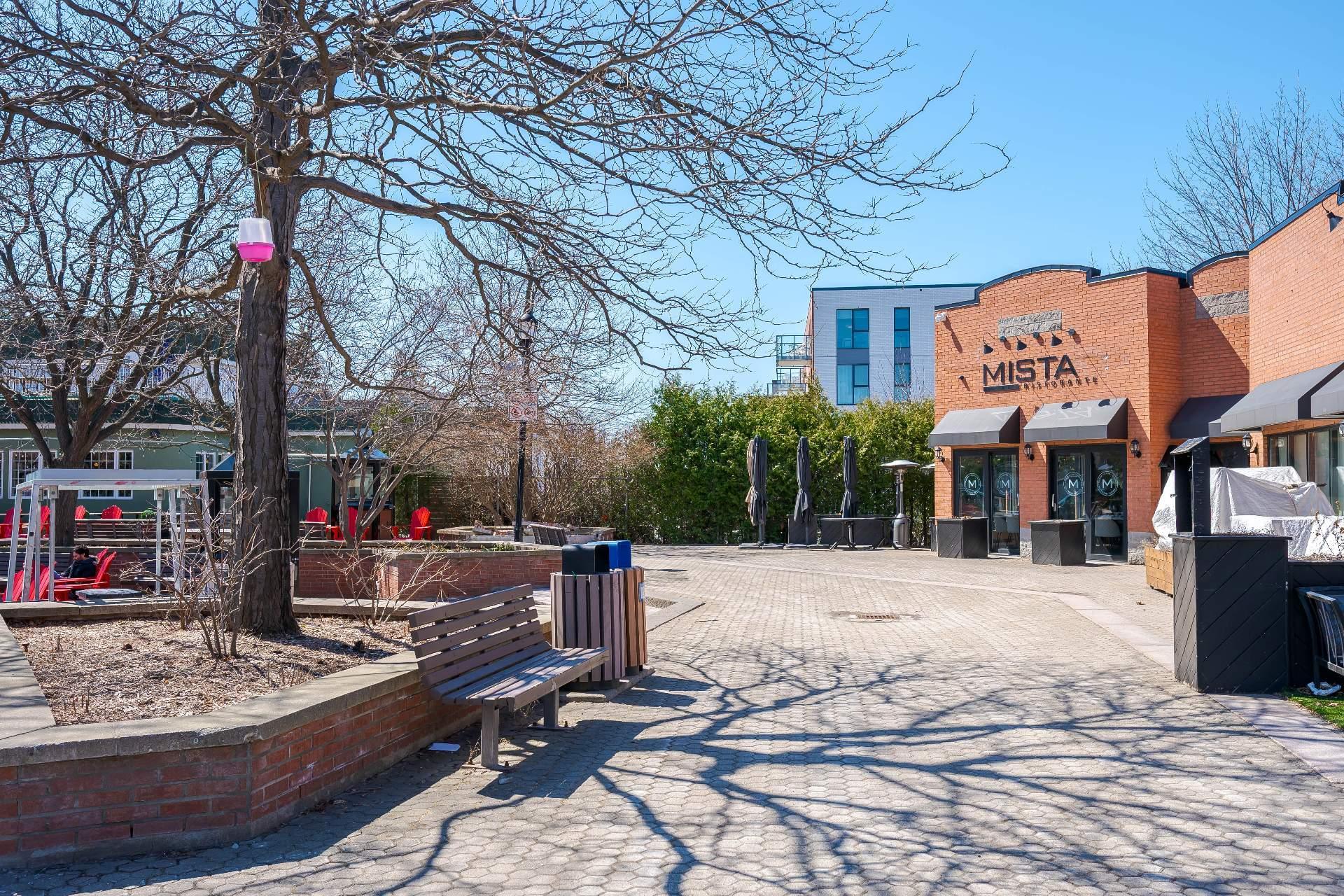 









325


Rue Gouin

,
Saint-Bruno-de-Montarville,




QC
J3V6C8

