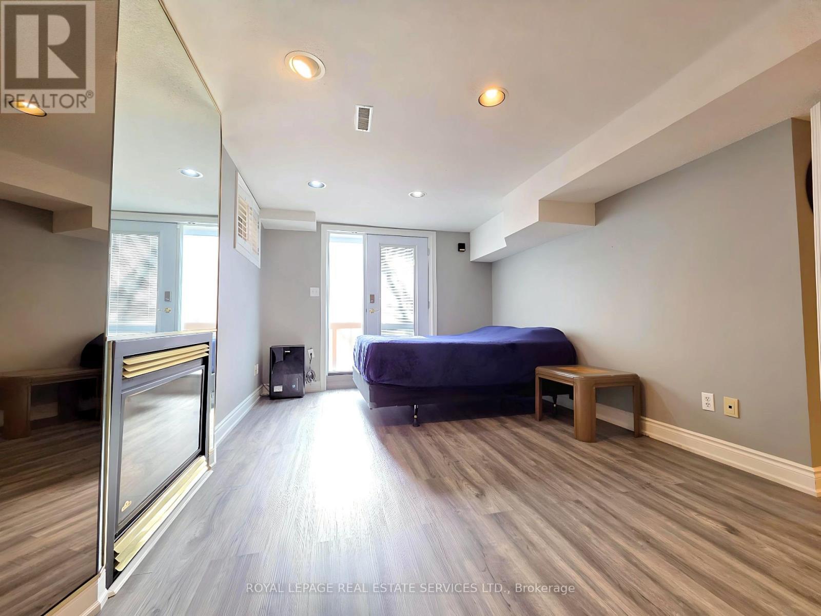 












LOWER - 20 PRESIDENTIAL STREET

,
Vaughan,




Ontario
L4L5H1

