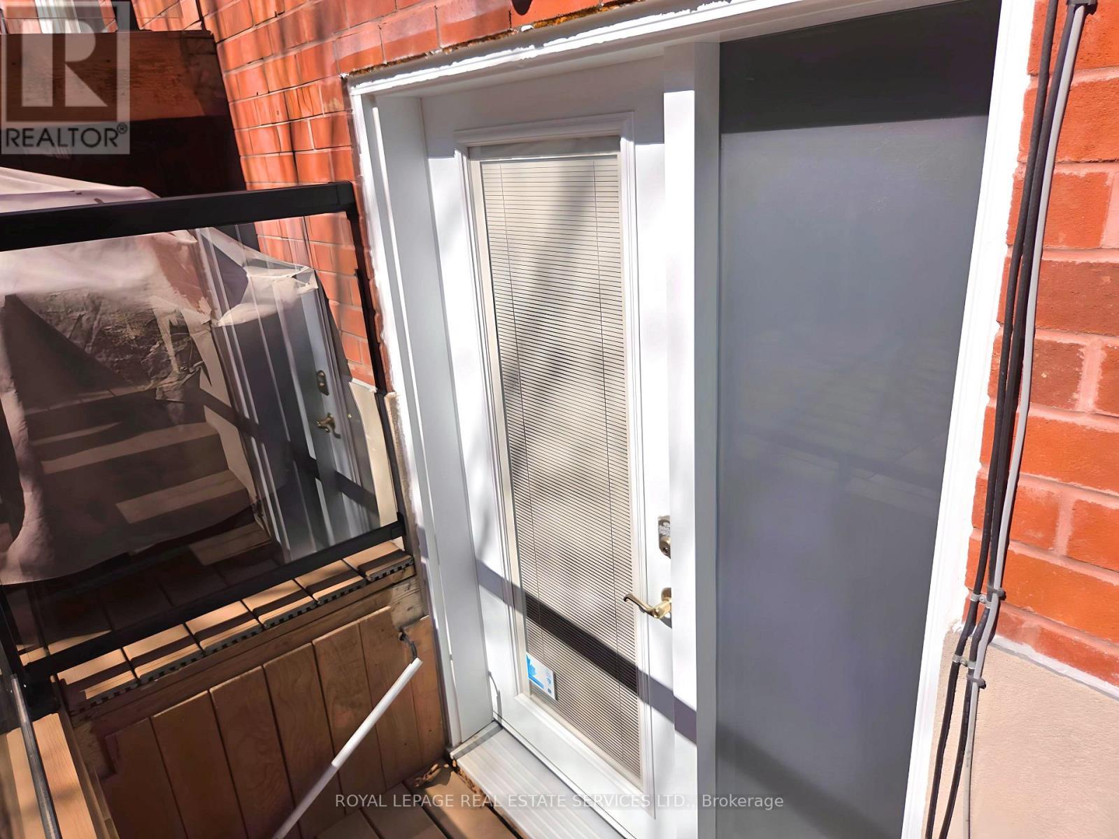












LOWER - 20 PRESIDENTIAL STREET

,
Vaughan,




Ontario
L4L5H1

