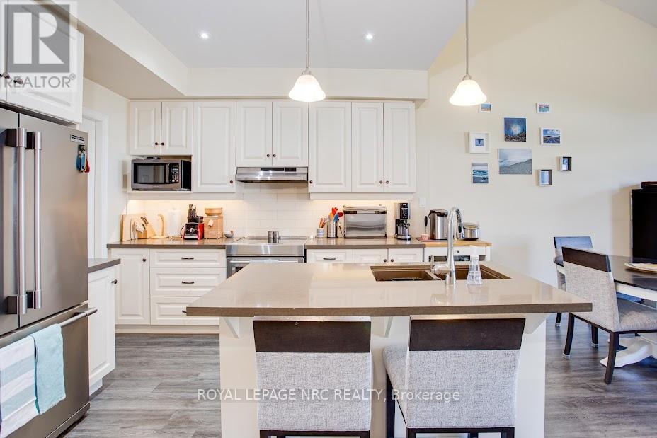 












3813 RYAN AVENUE

,
Fort Erie (Crystal Beach),




Ontario
L0S1B0

