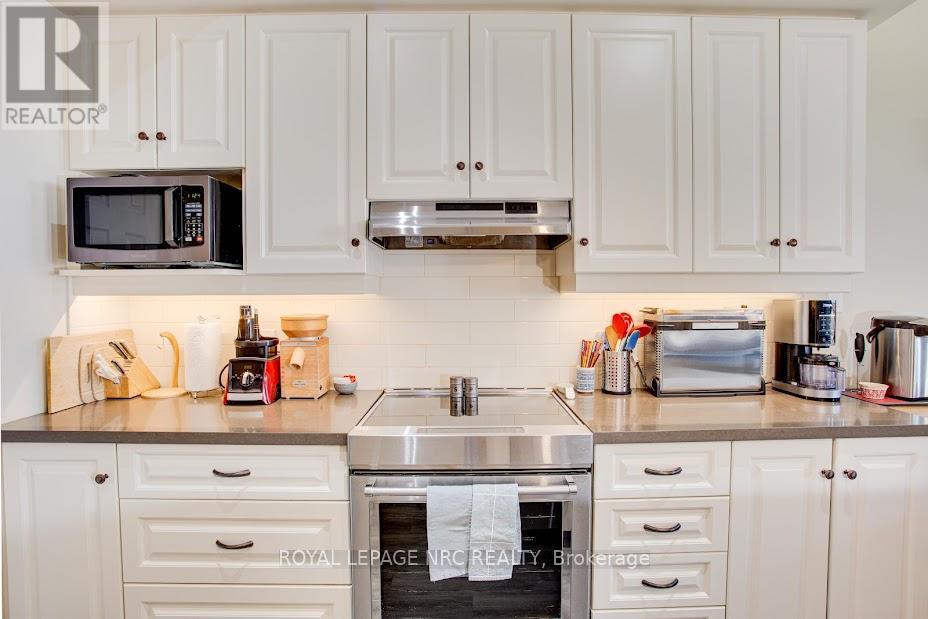 












3813 RYAN AVENUE

,
Fort Erie (Crystal Beach),




Ontario
L0S1B0

