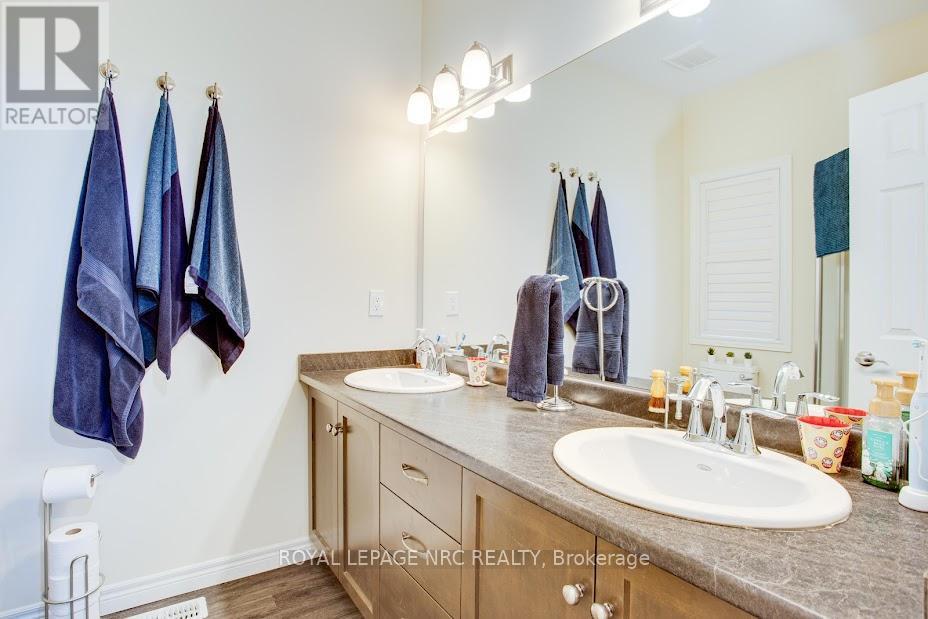 












3813 RYAN AVENUE

,
Fort Erie (Crystal Beach),




Ontario
L0S1B0

